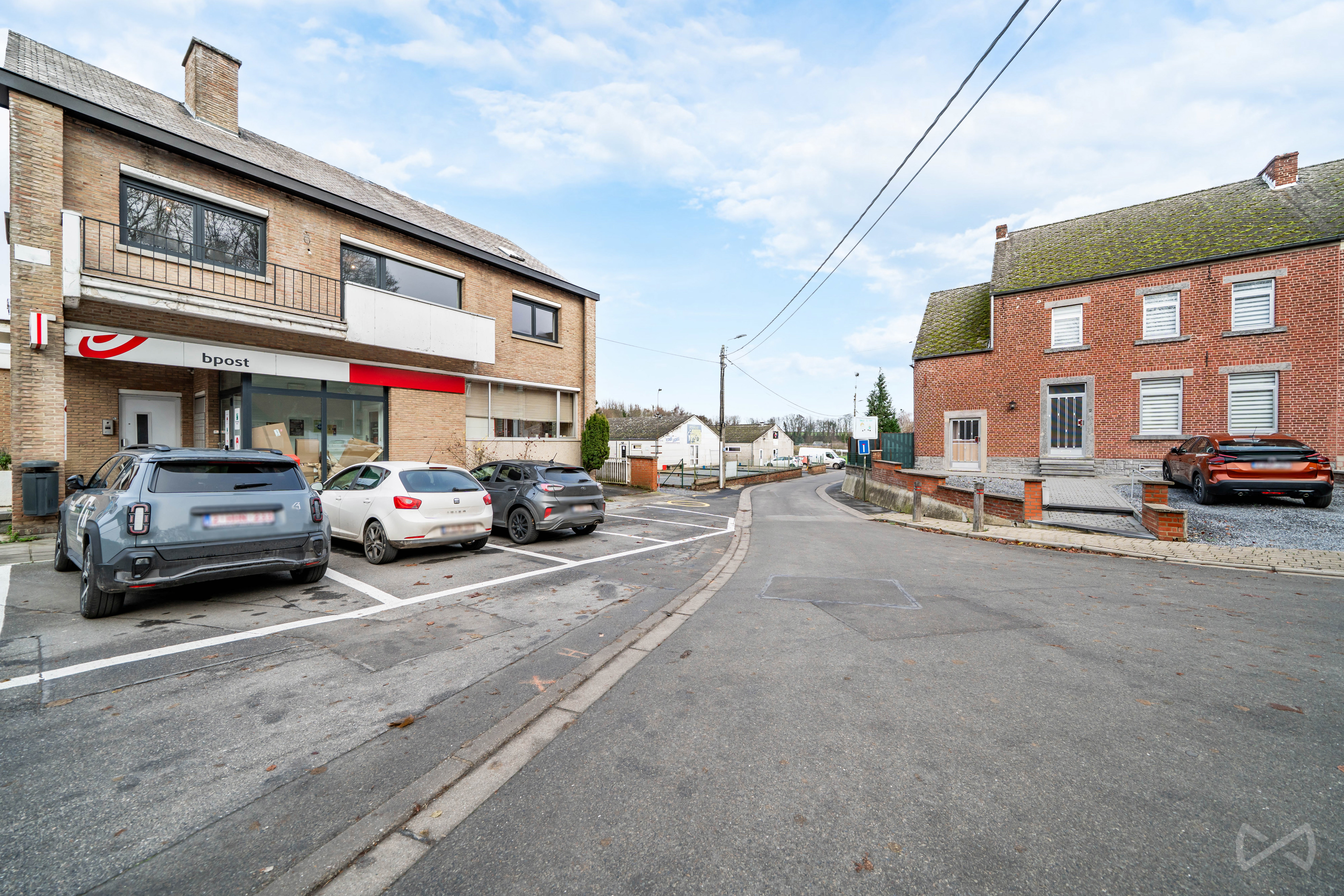 Photo 2 sur 4 pour Immeuble mixte de cinq chambres à Orp-jauche