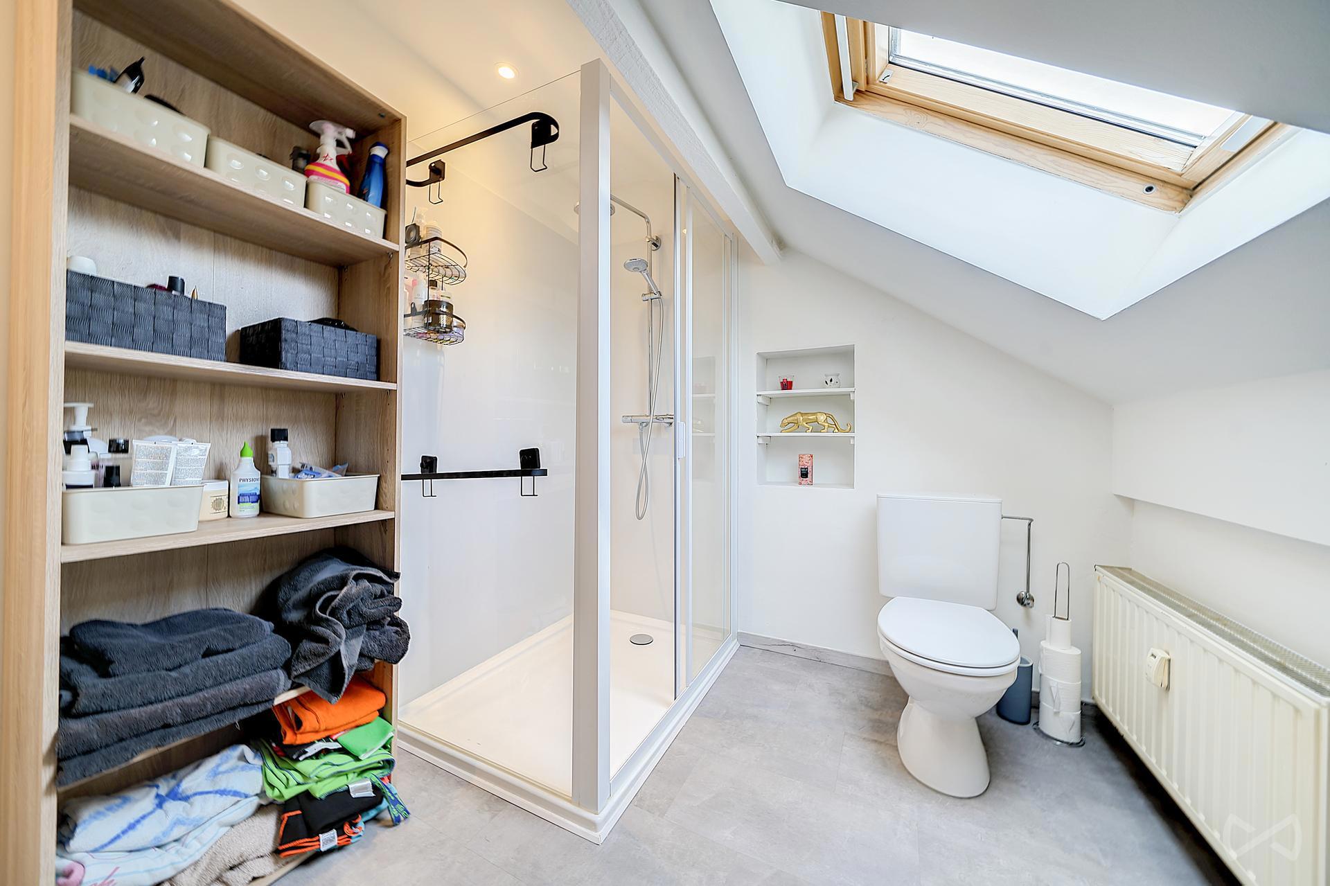 Photo 2 sur 4 pour Immeuble mixte de deux chambres à Hannut