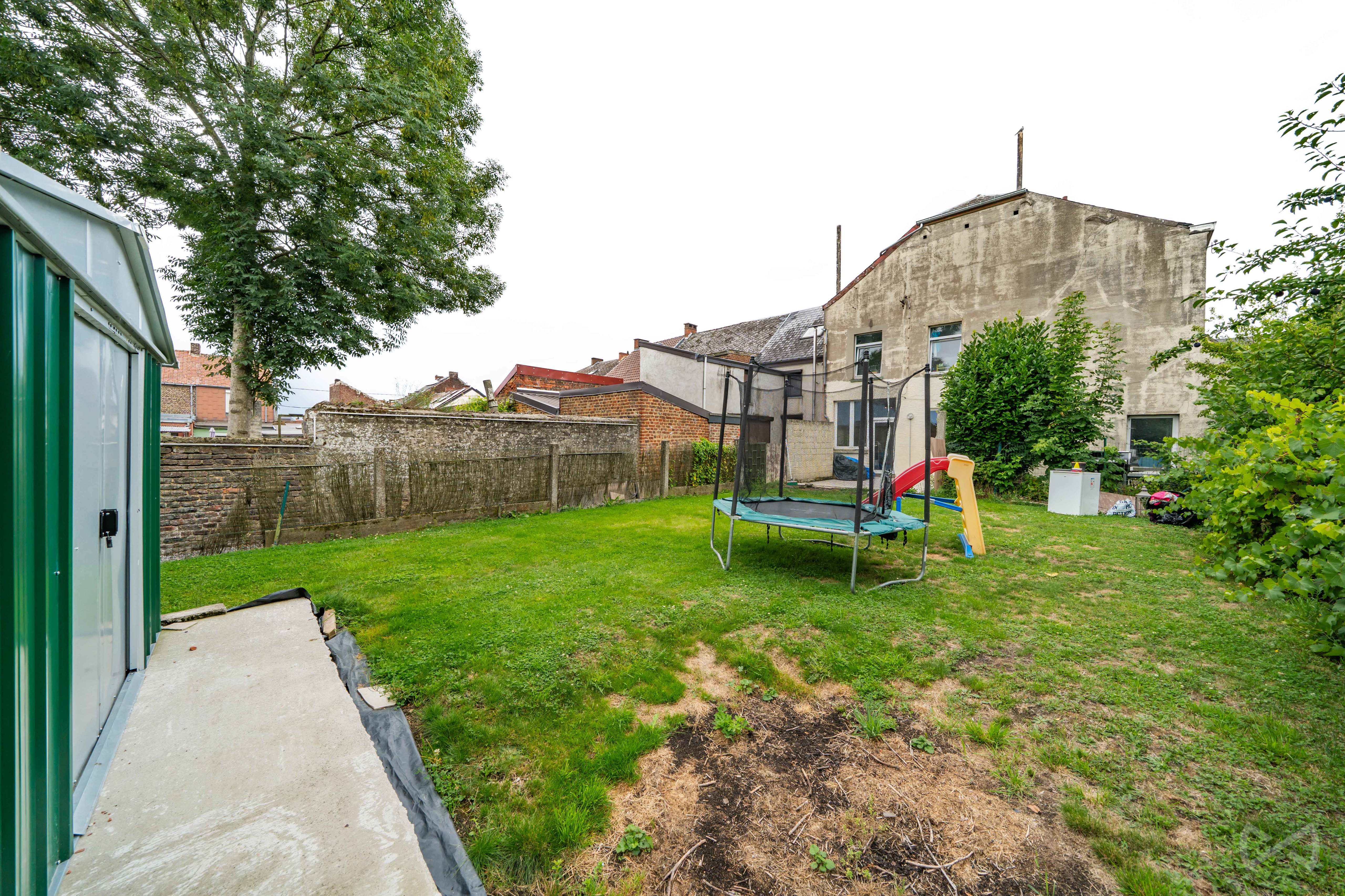 Photo 2 sur 4 pour Maison de deux chambres à Roux