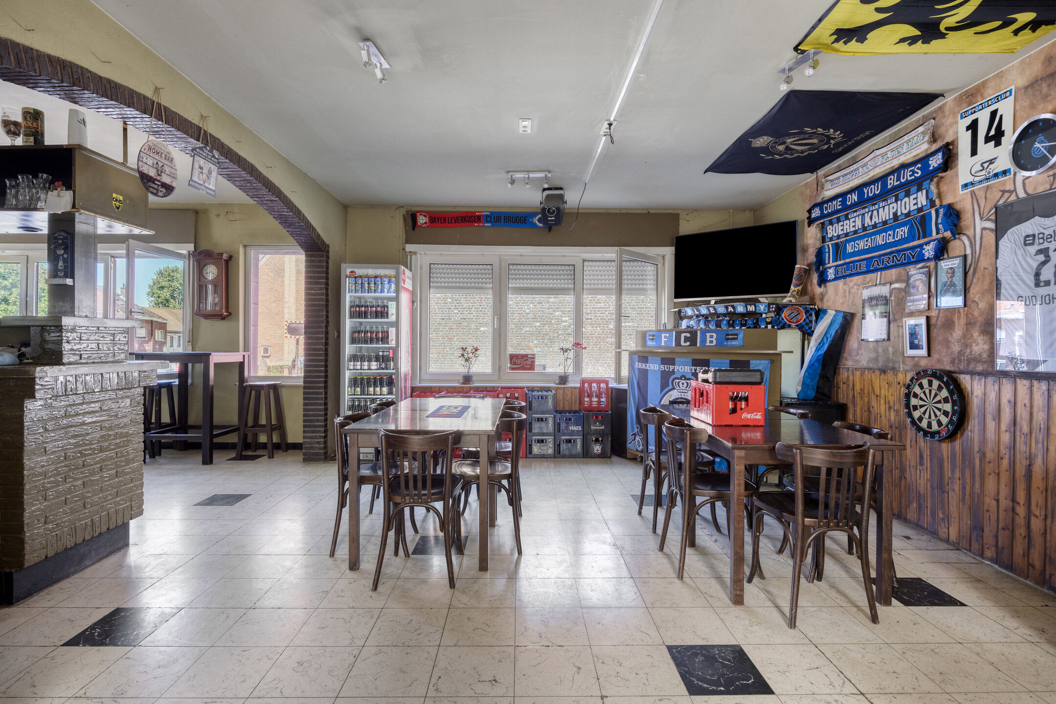 Photo 1 sur 4 pour Immeuble mixte de trois chambres à Asse