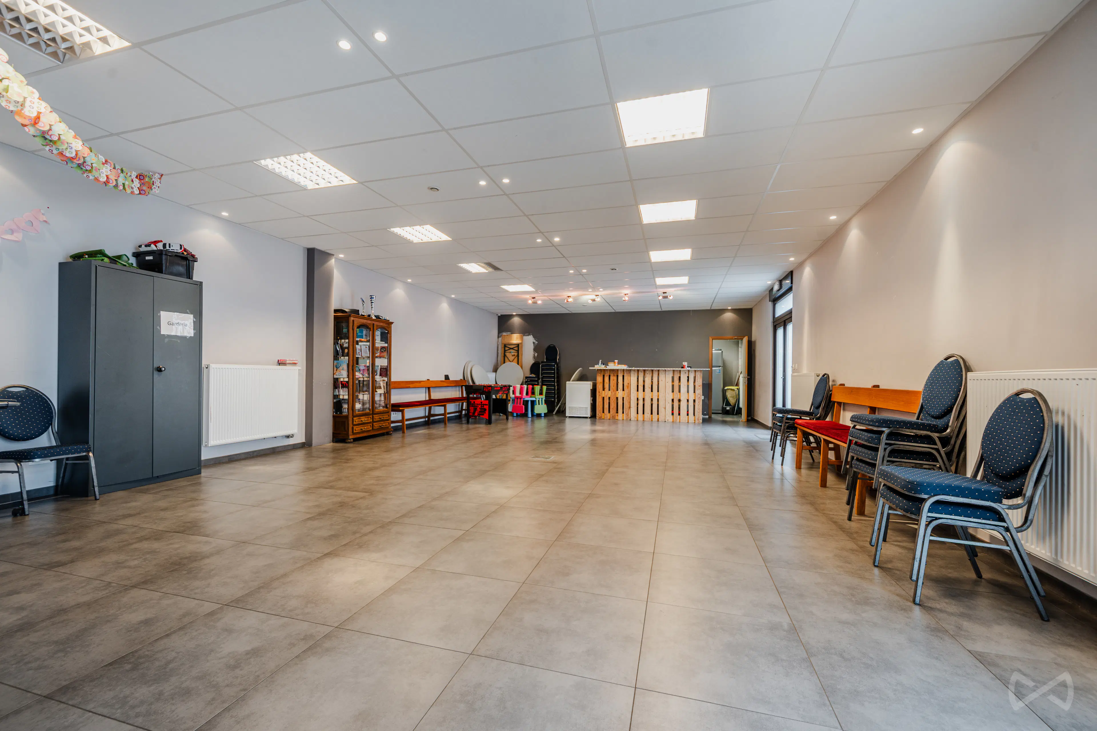 Foto 4 van 4 van Gebouw voor gemengd gebruik in La Louvière