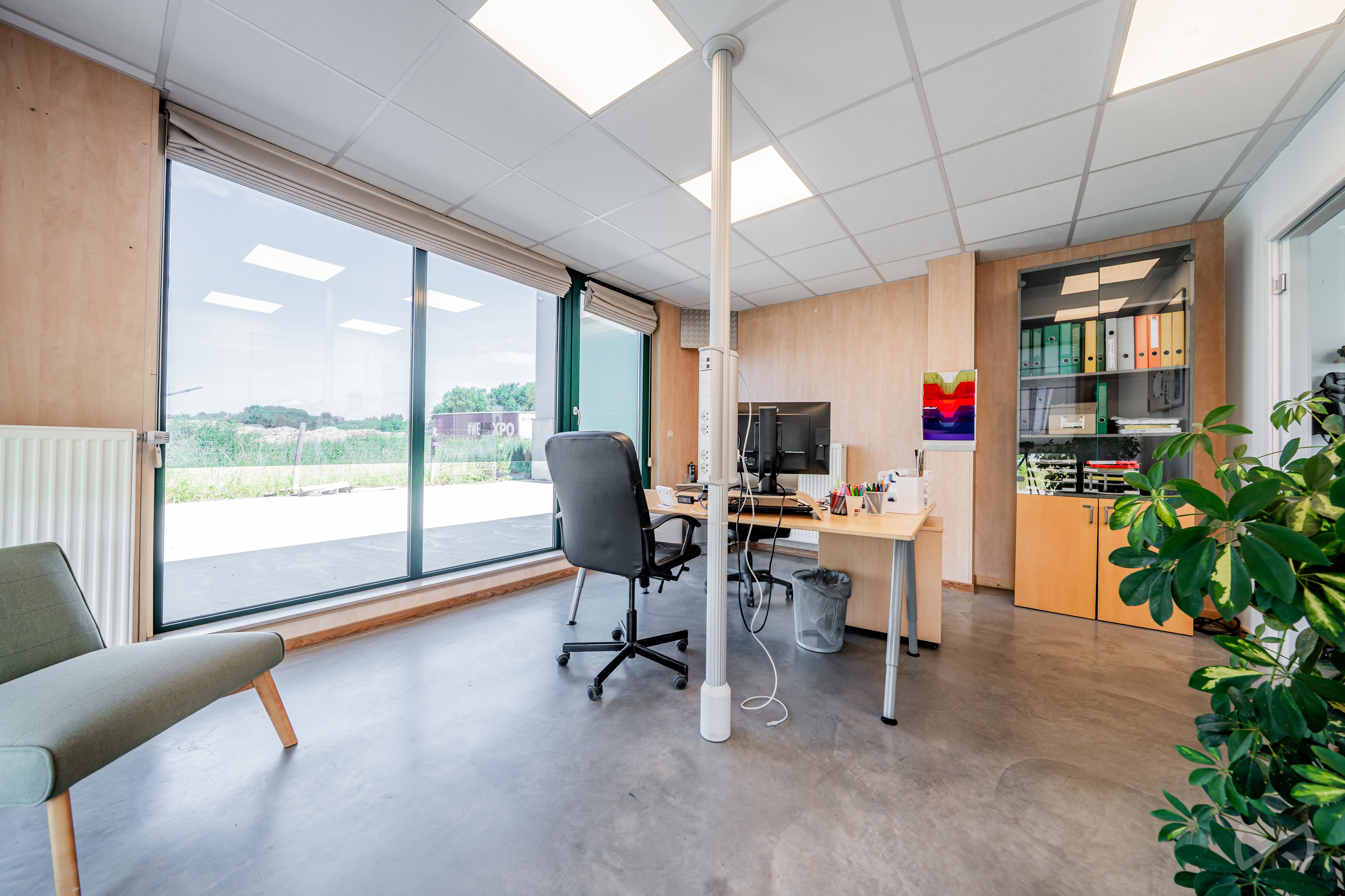 Picture 1 of 4 for Office and warehouse in Vieuxville