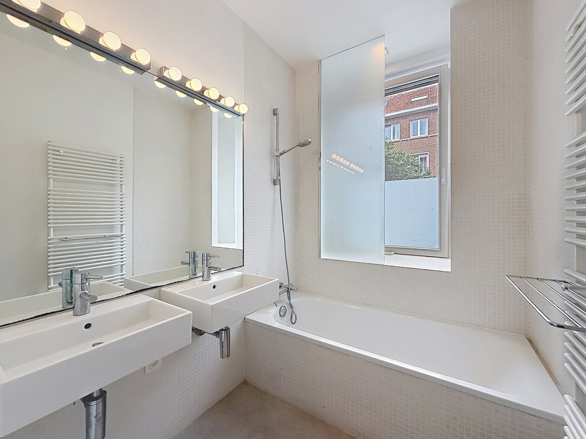 Foto 1 van 4 van Gelijkvloerse verdieping met twee slaapkamers in Etterbeek