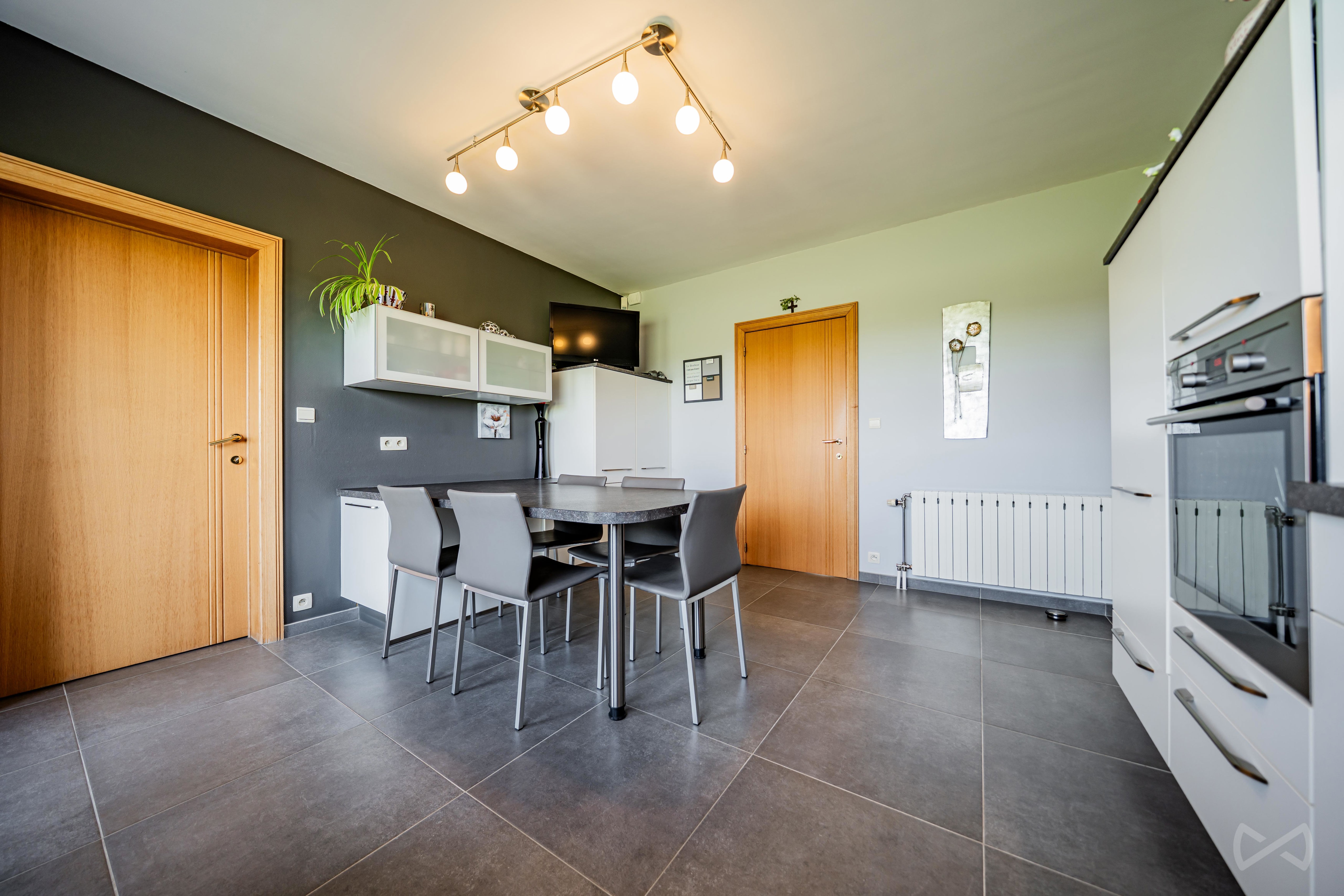 Picture 2 of 4 for Villa with four bedrooms in Tarcienne