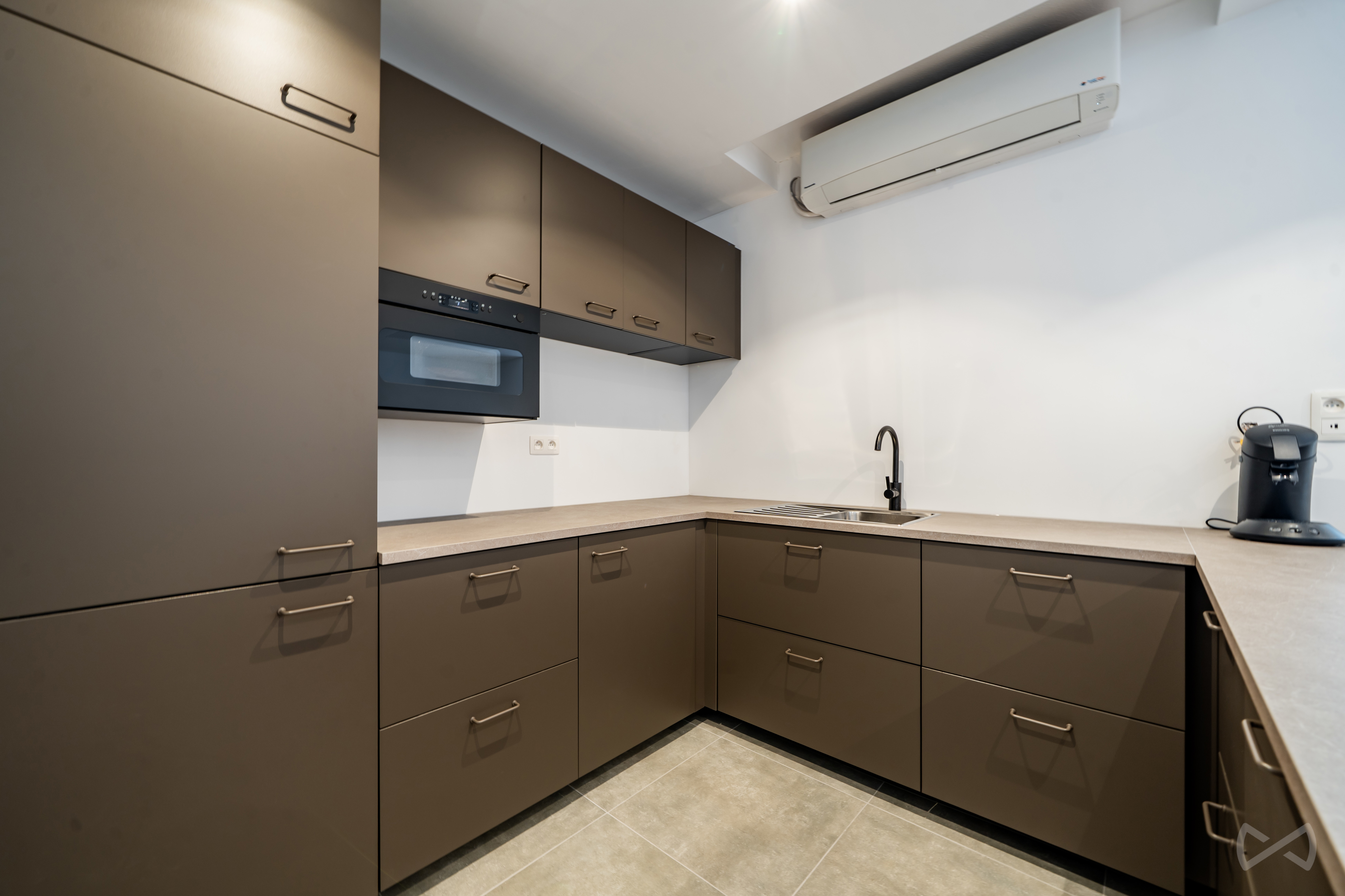 Picture 3 of 4 for Offices in Mons