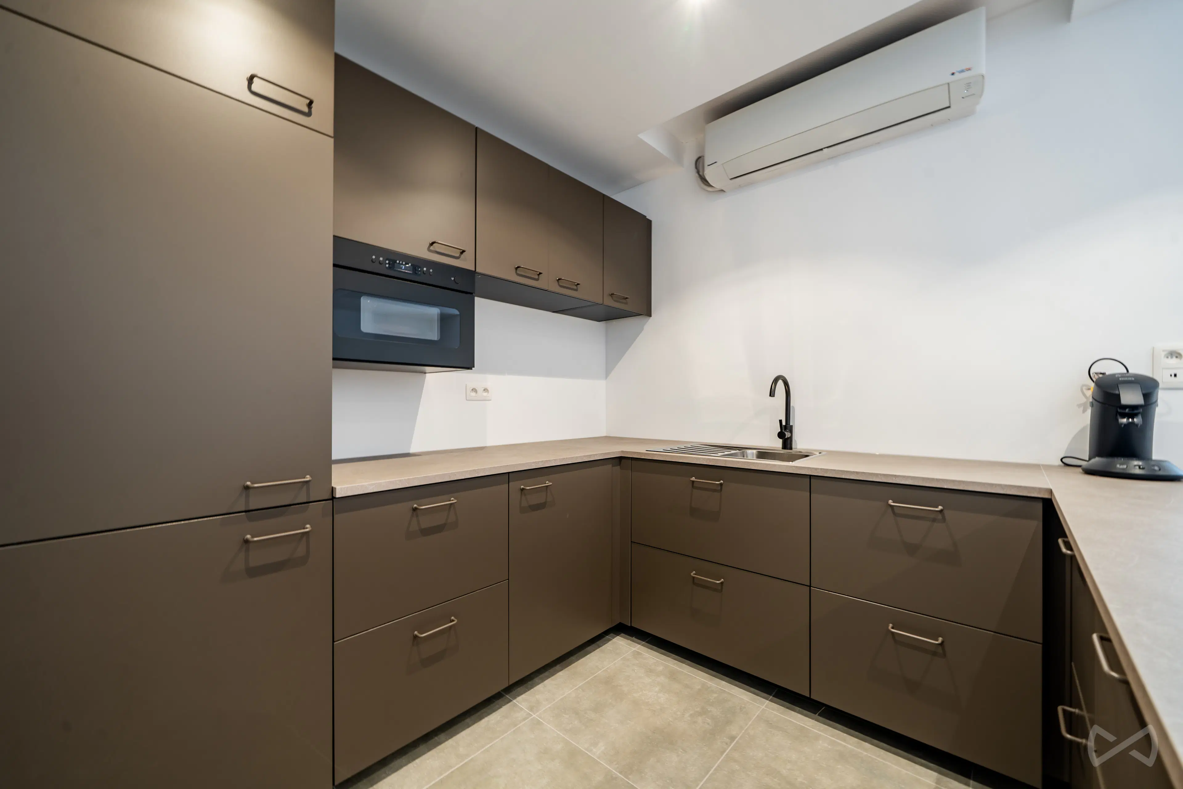 Picture 3 of 4 for Offices in Mons