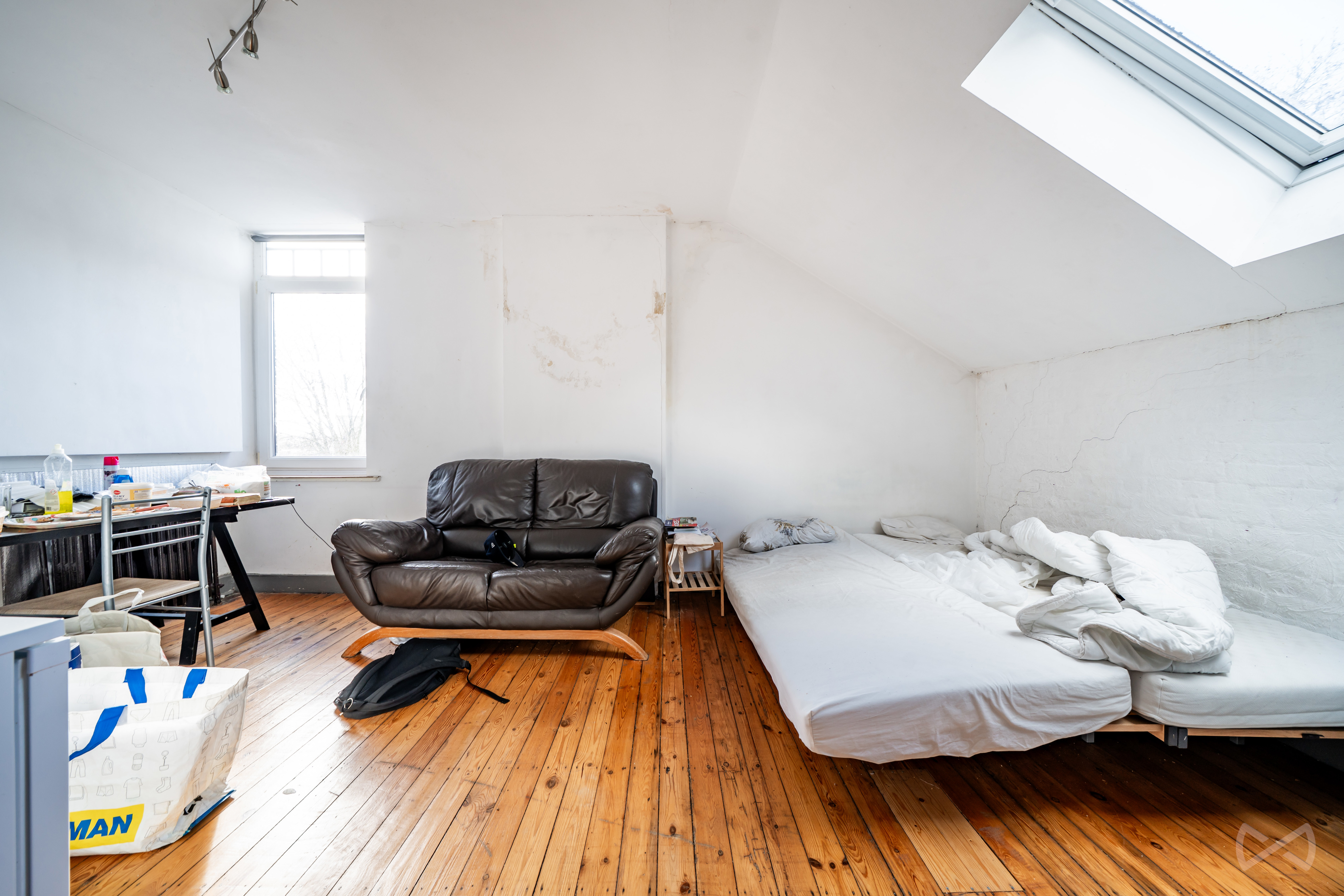 Photo 3 sur 4 pour Immeuble mixte de neuf chambres à Montignies-Sur-Sambre