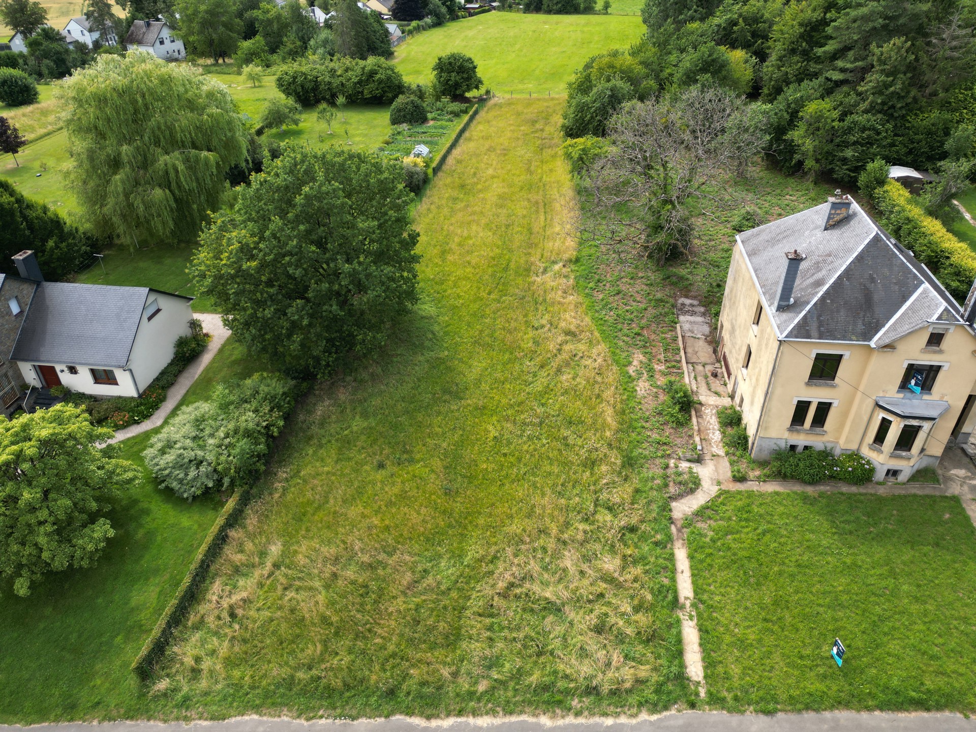 Picture 4 of 4 for Building ground in Arlon