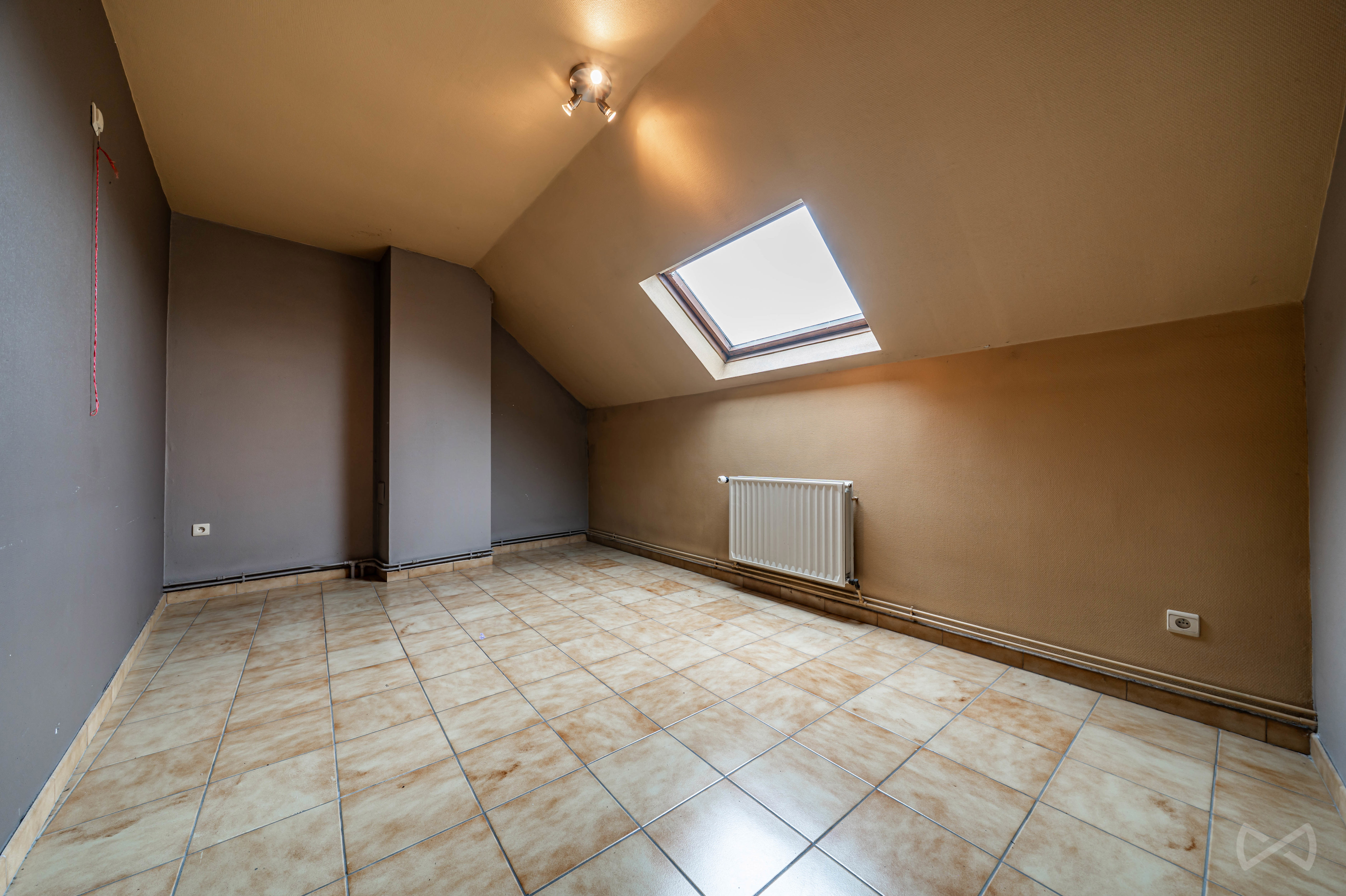 Photo 4 sur 4 pour Immeuble mixte de six chambres à Ghislenghien