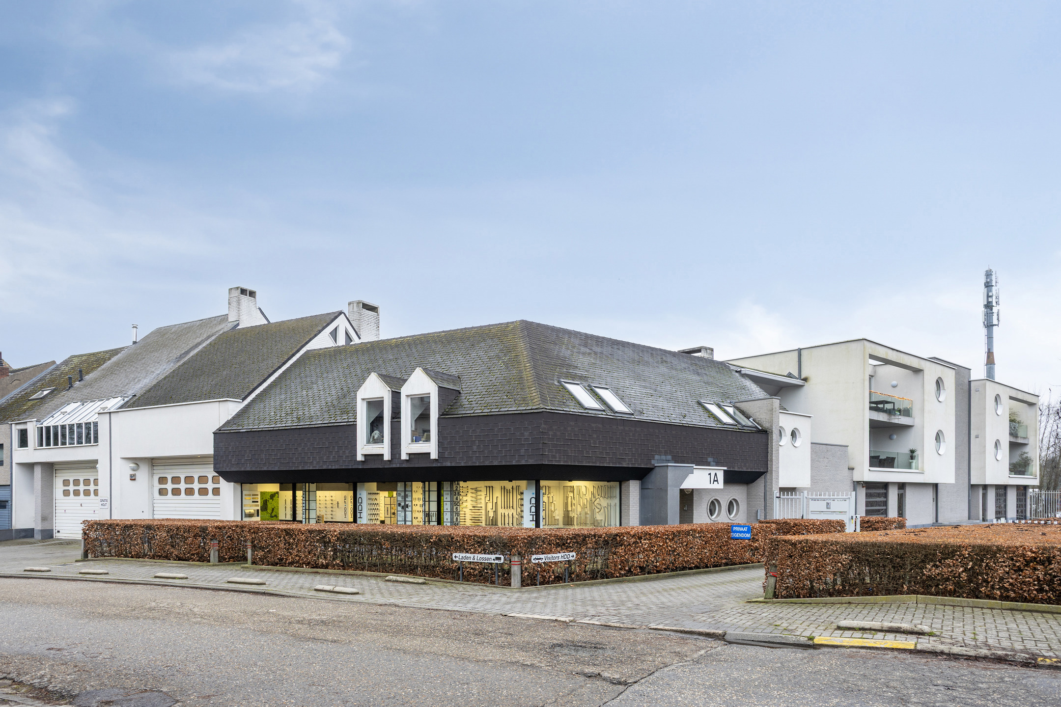 Foto 1 van 3 van Gebouw voor gemengd gebruik in Meise