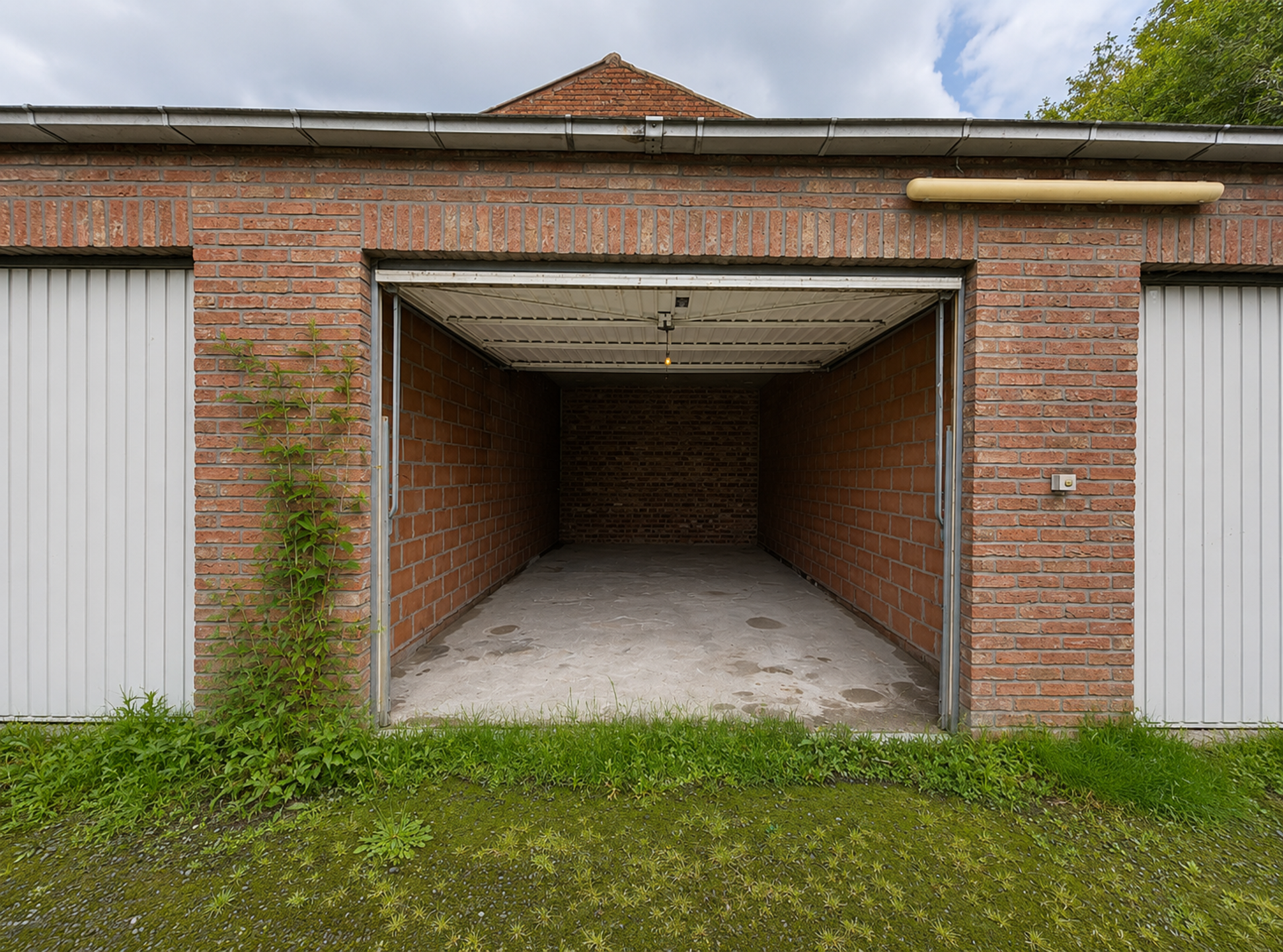 Picture 3 of 3 for Garage in Sint-Pieters-Leeuw