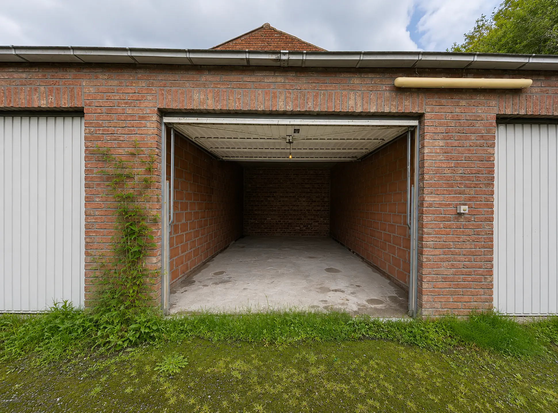 Picture 3 of 3 for Garage in Sint-Pieters-Leeuw