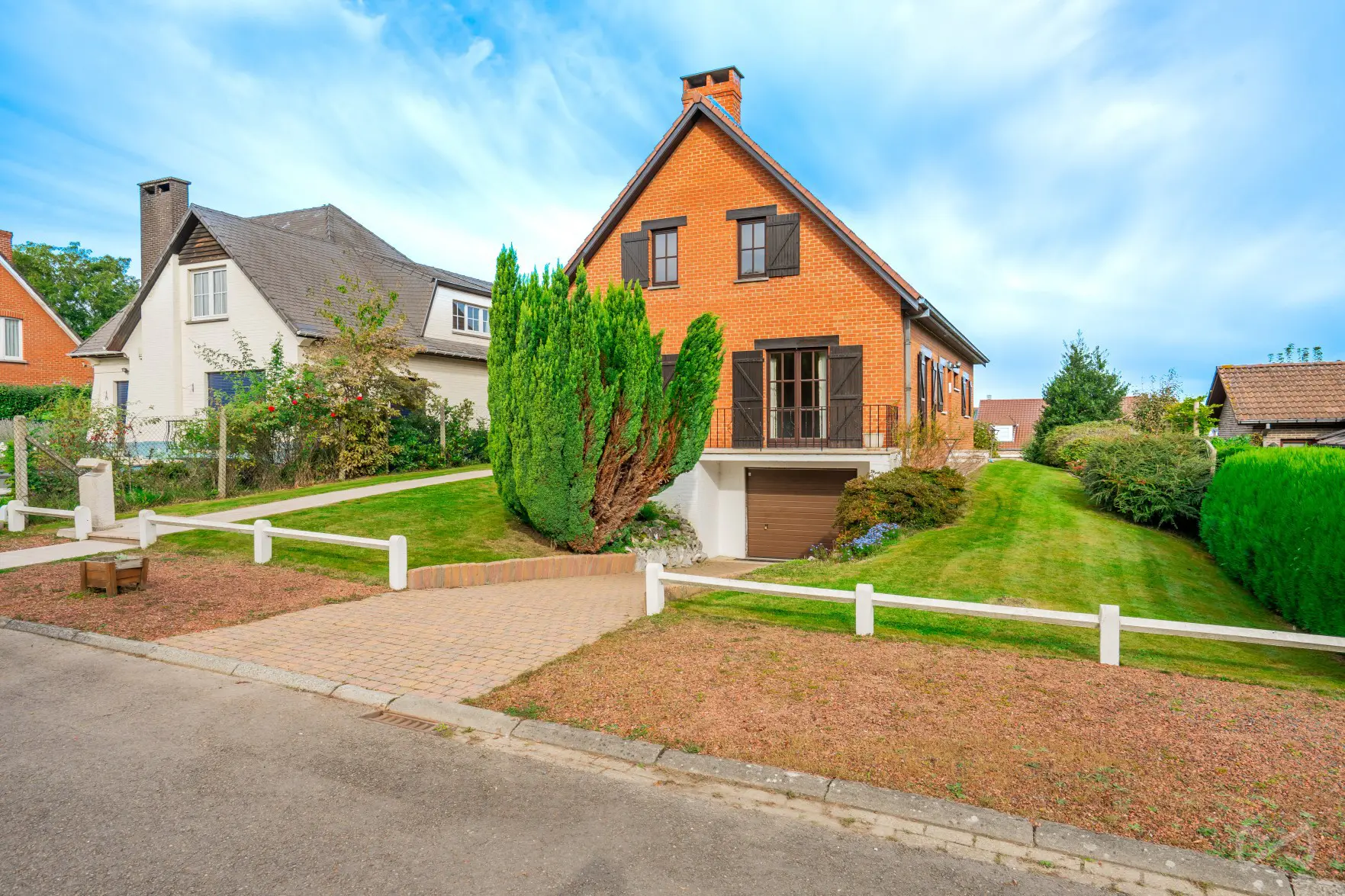 Picture 2 of 4 for House with four bedrooms in Waterloo