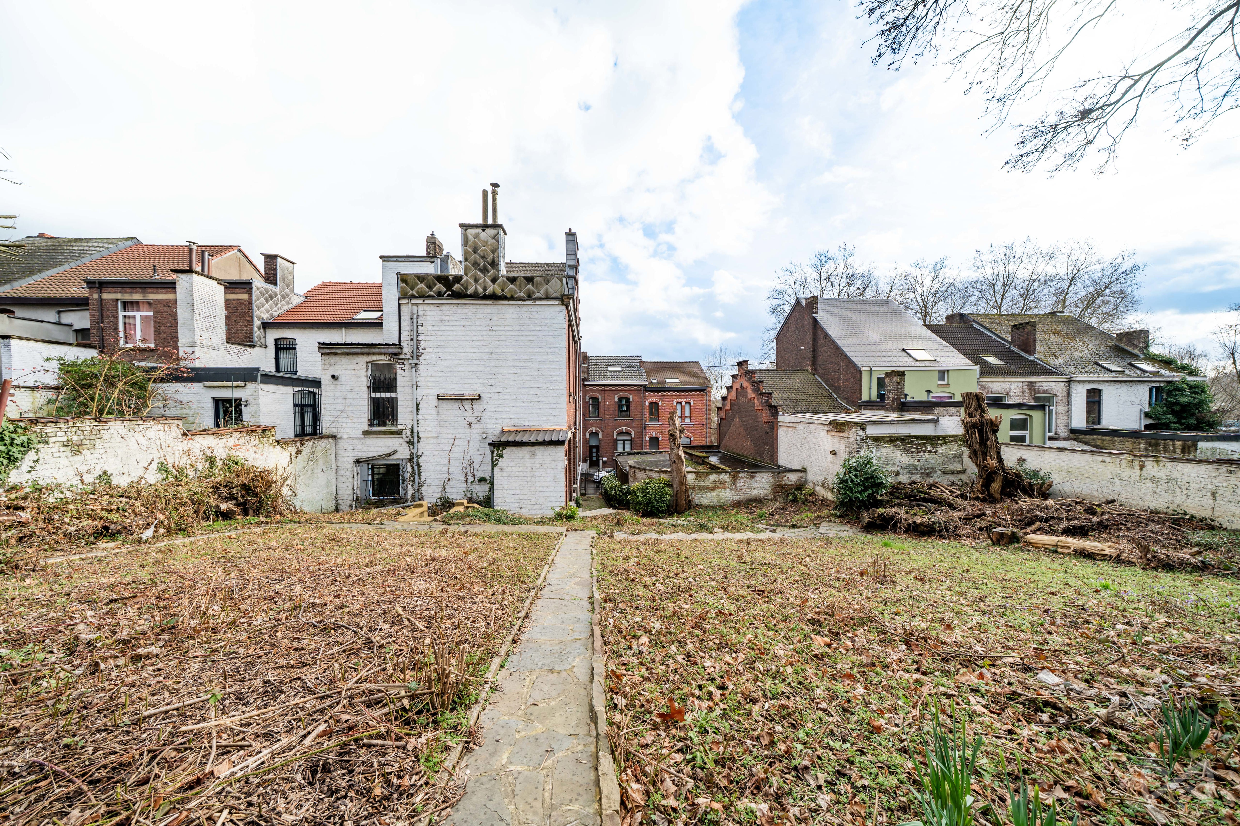 Photo 3 sur 4 pour Immeuble mixte de neuf chambres à Montignies-Sur-Sambre