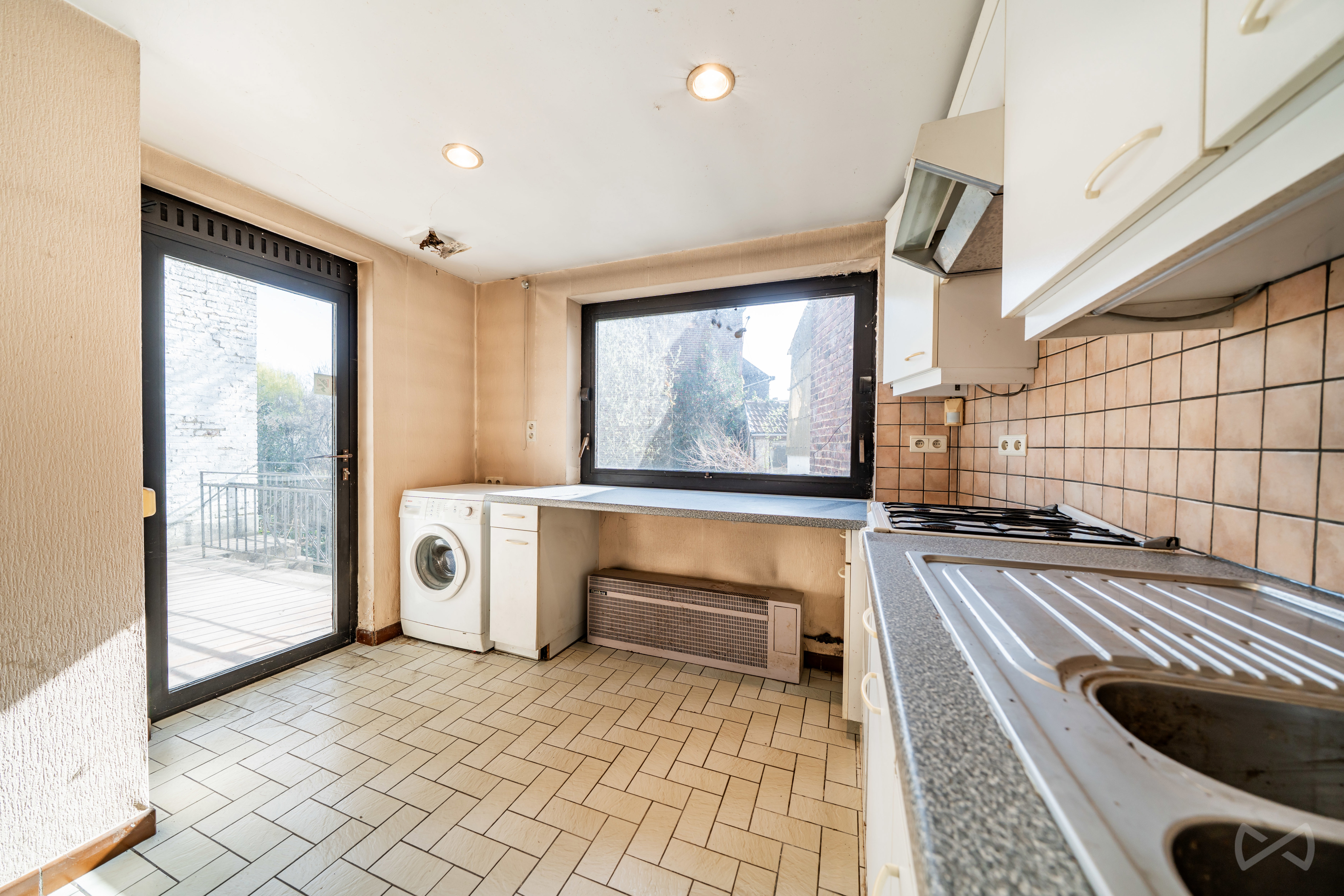 Picture 4 of 4 for Villa with six bedrooms in Marcinelle