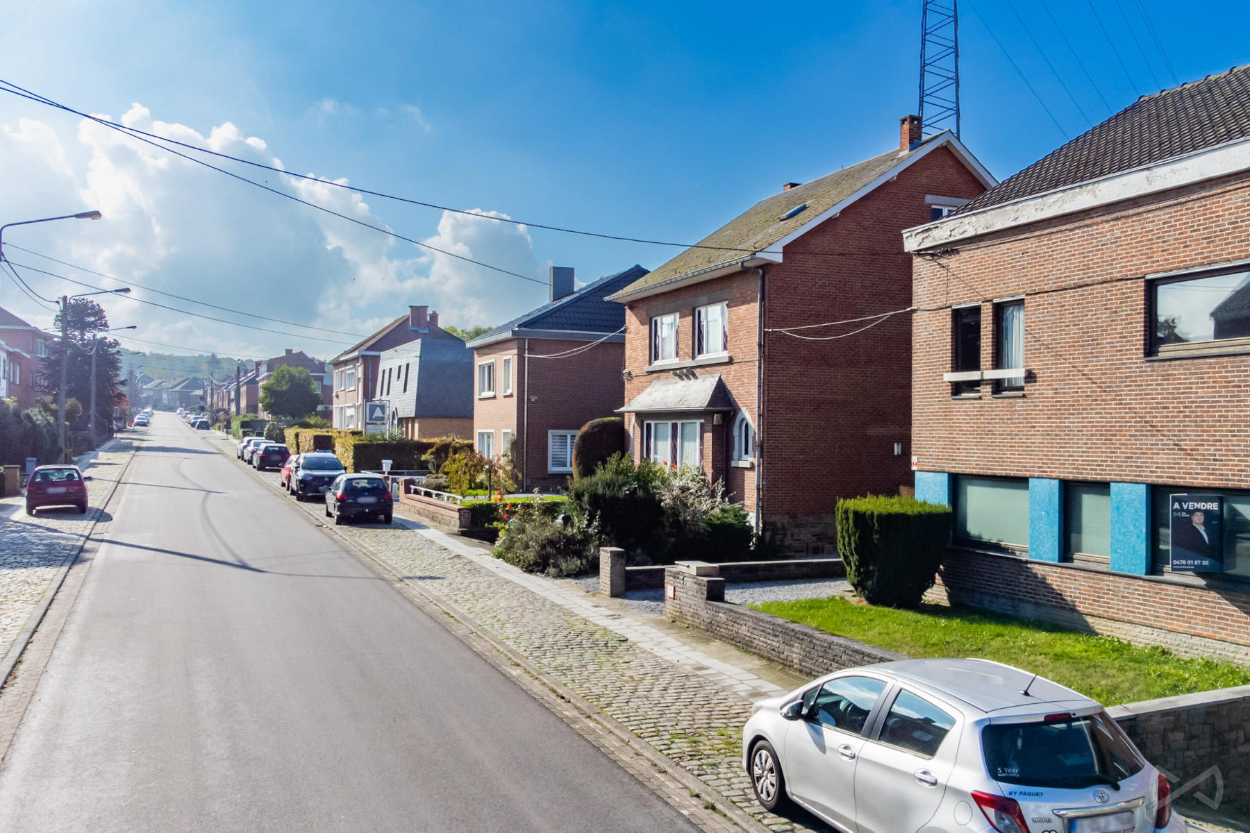 Photo 1 sur 4 pour Maison de quatre chambres à Couillet