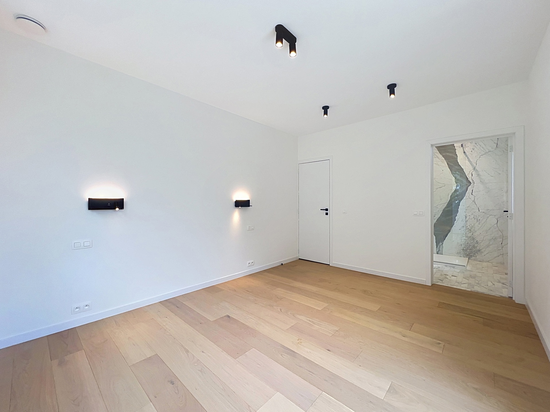 Picture 4 of 4 for Flat with three bedrooms in Forest