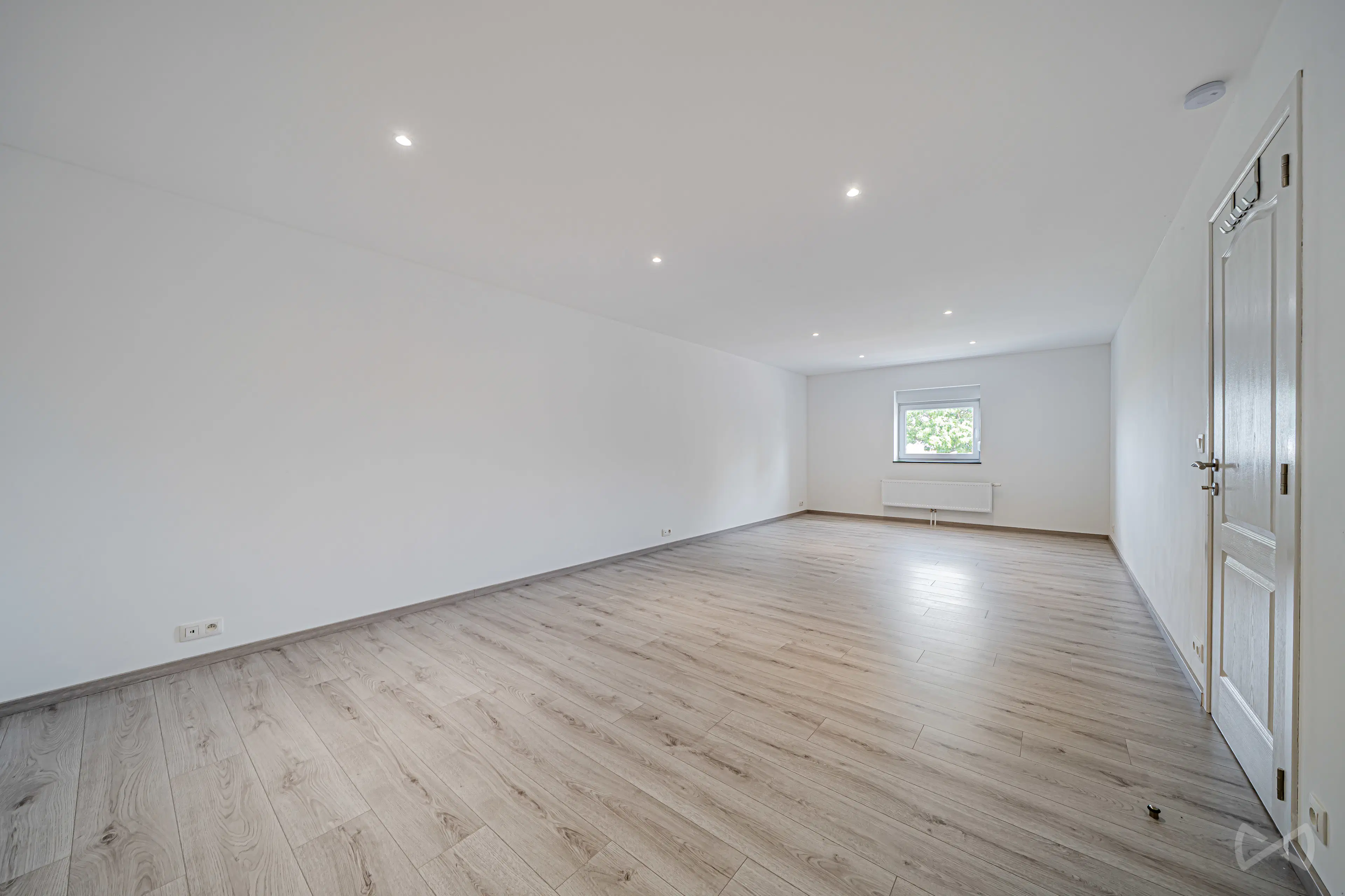 Picture 3 of 4 for House with eight bedrooms in Waremme