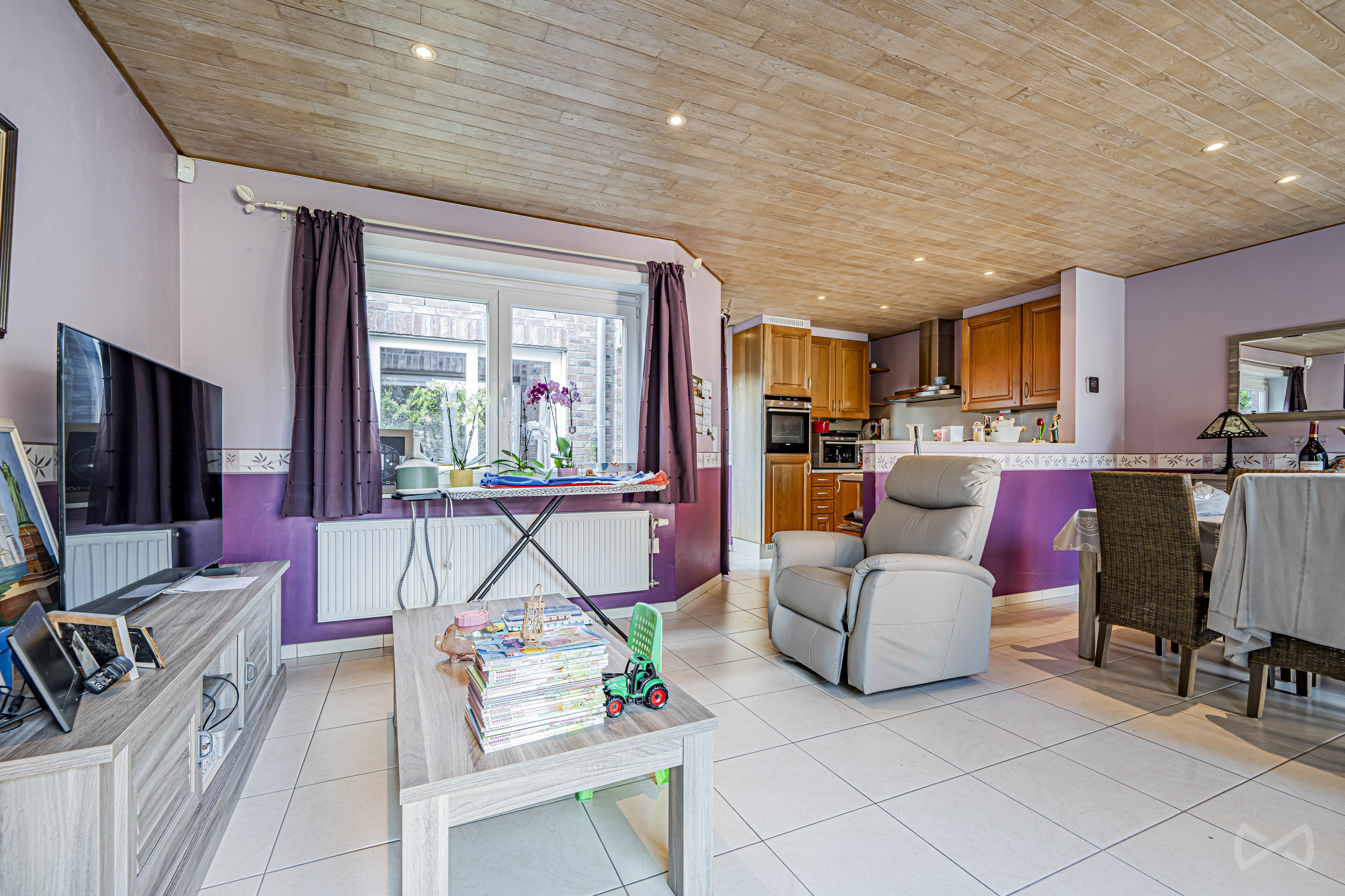 Picture 4 of 4 for Multi-purpose building with four bedrooms in Naast