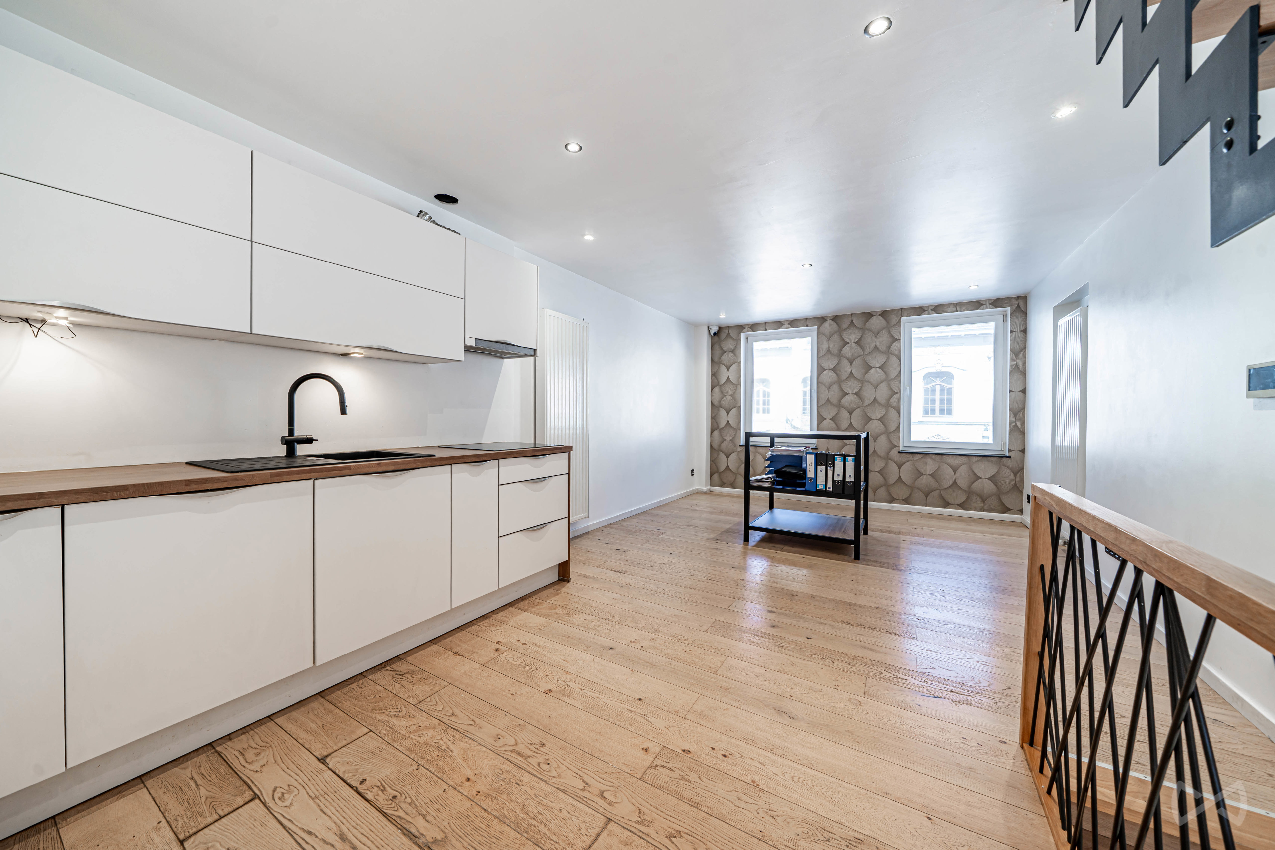 Photo 3 sur 4 pour Immeuble mixte d'une chambre à Mont-sur-marchienne