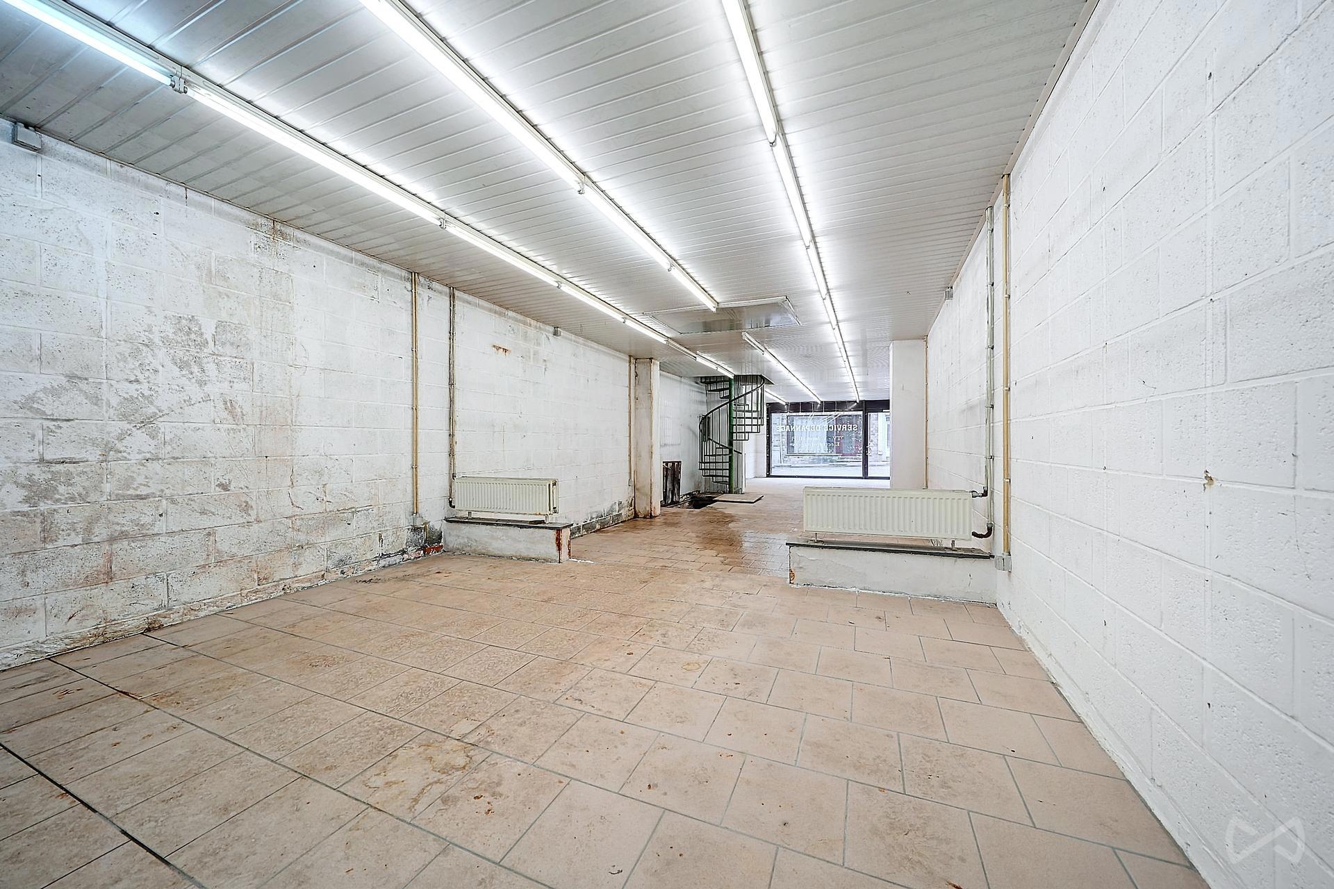 Photo 2 sur 4 pour Immeuble mixte de cinq chambres à Perwez