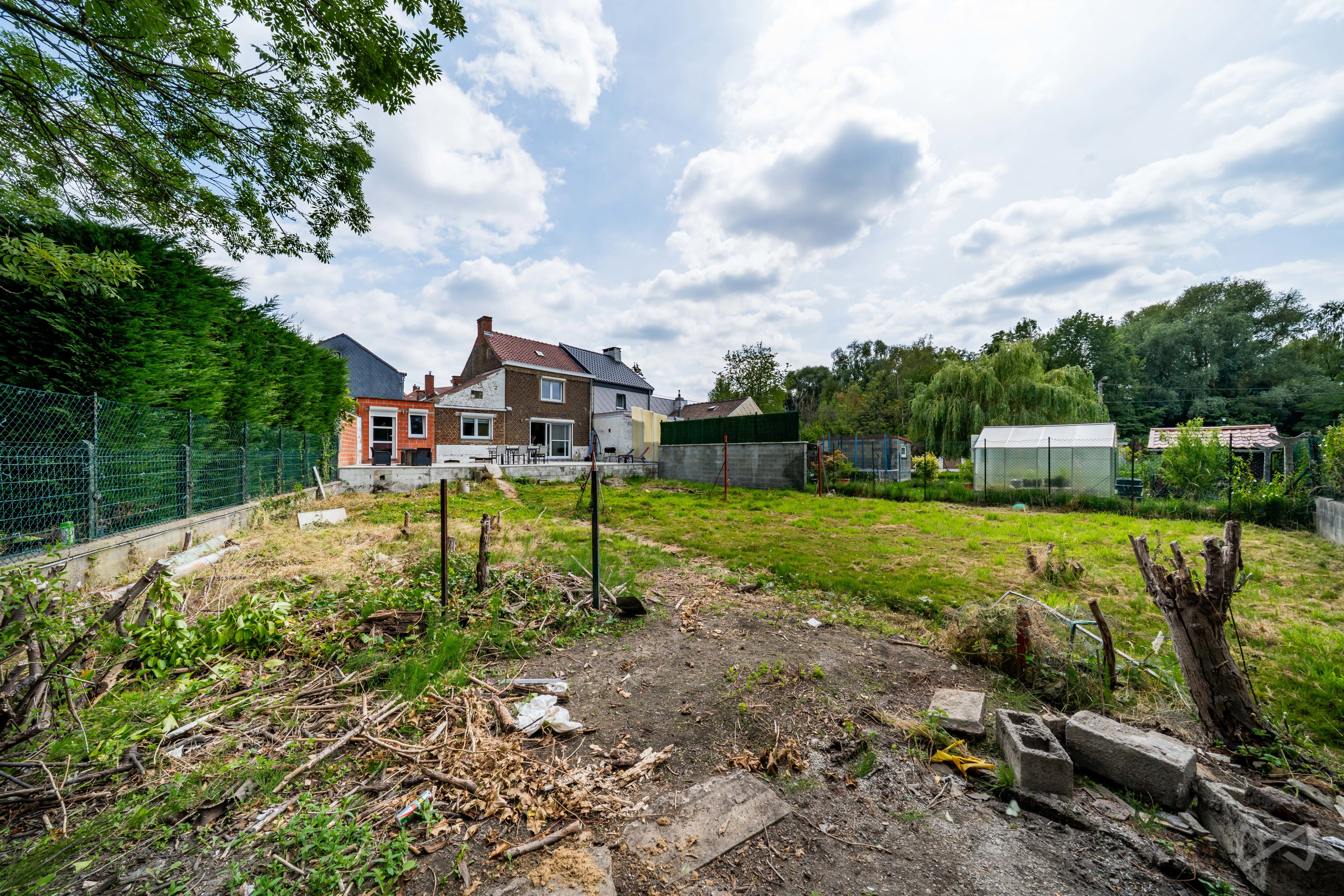 Photo 4 sur 4 pour Maison de deux chambres à Roux