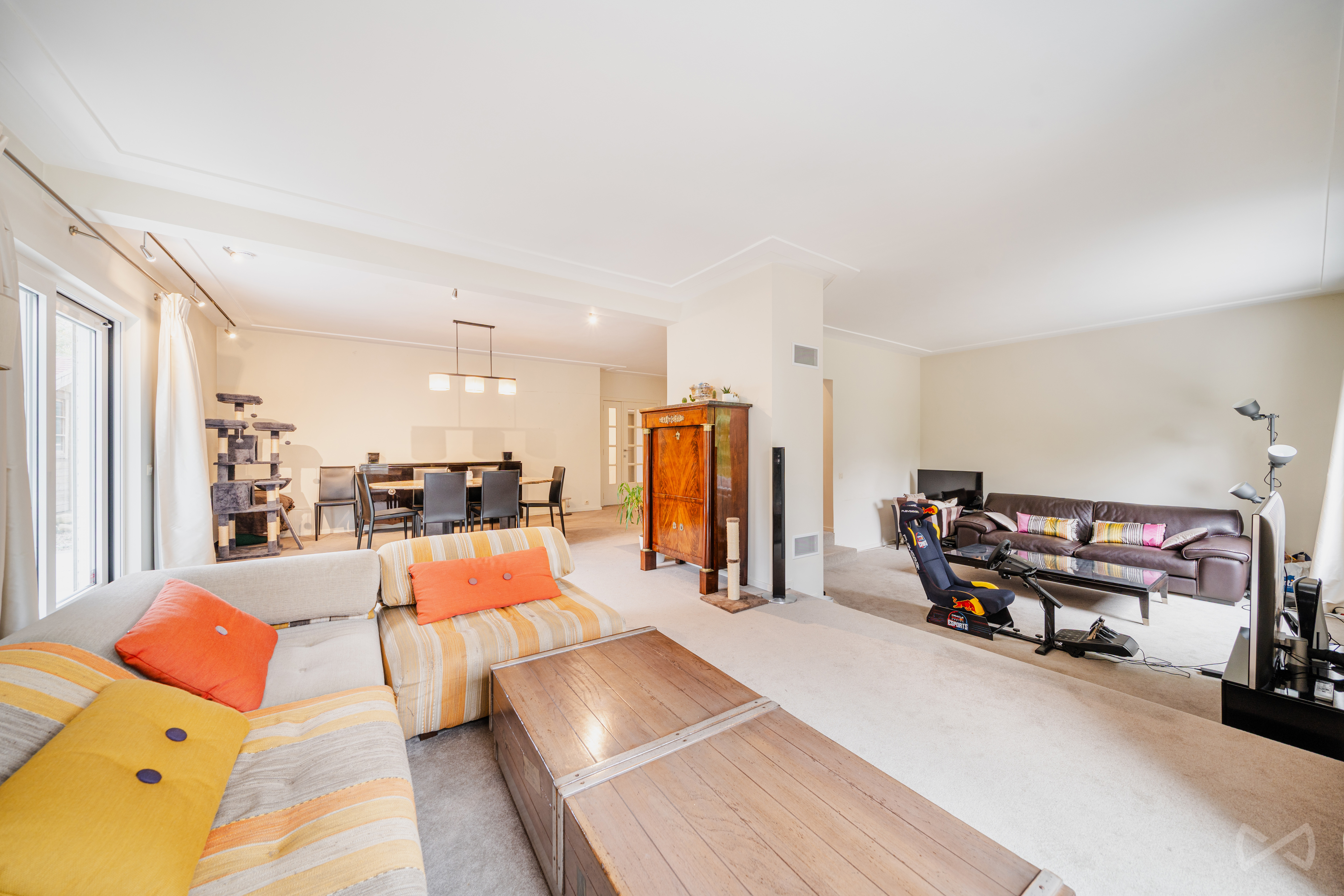 Picture 2 of 4 for Villa with five bedrooms in Waterloo