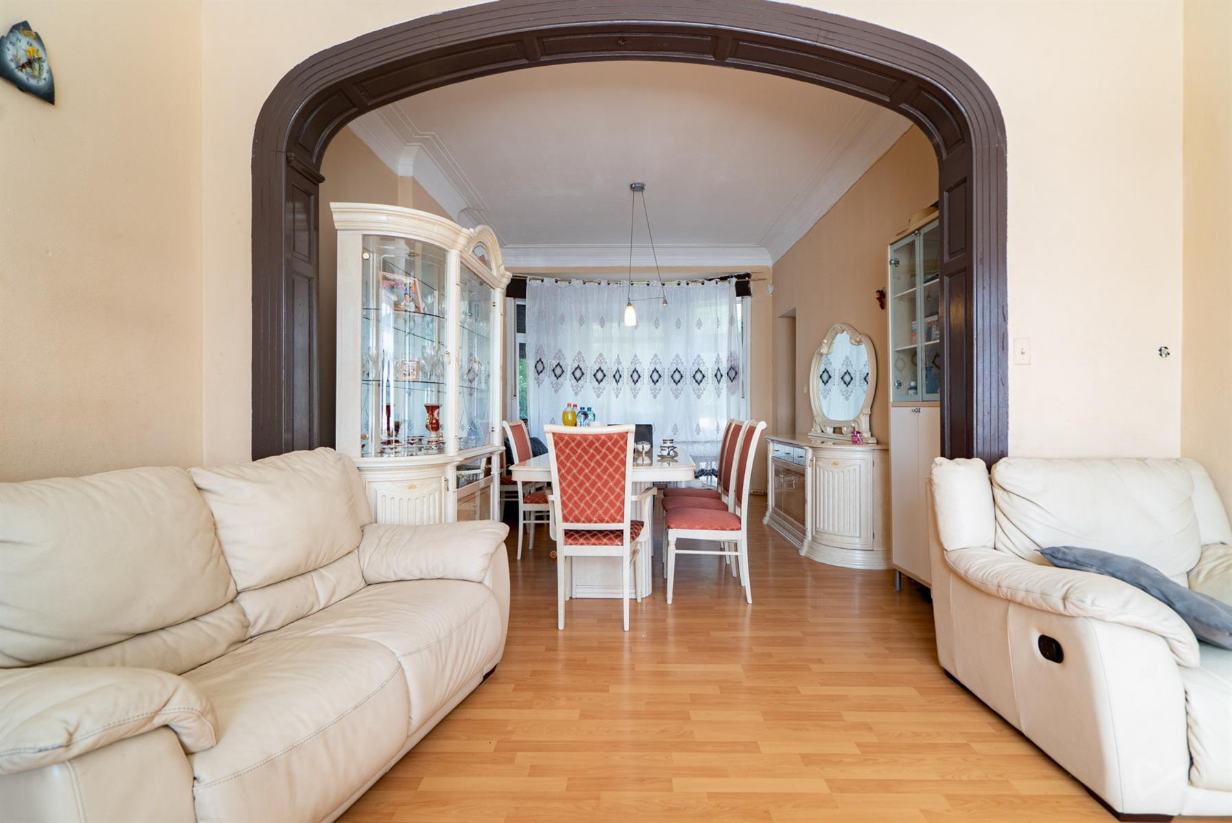 Picture 1 of 4 for House with six bedrooms in Lodelinsart