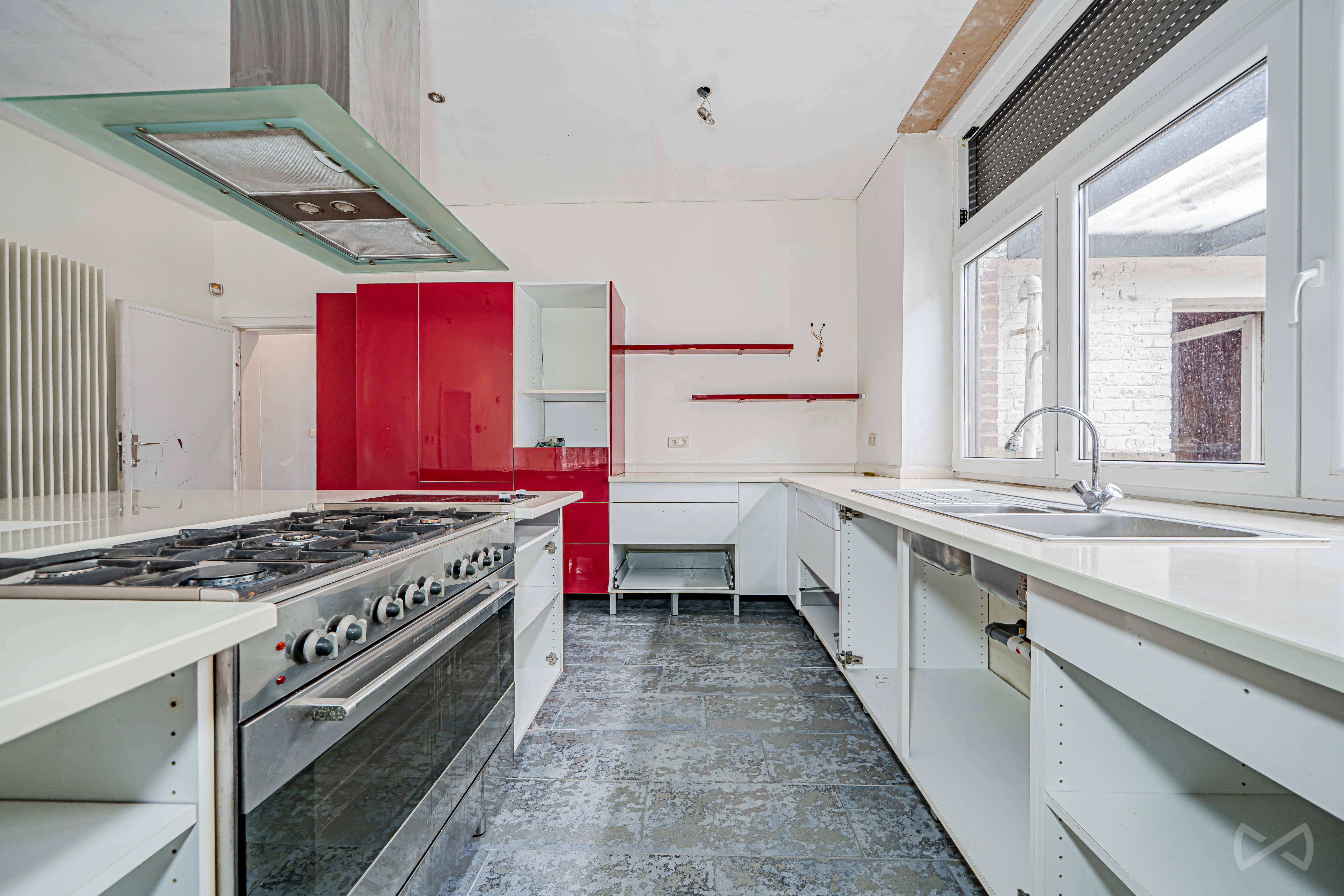 Foto 3 van 4 van Huis met vijf slaapkamers in La Louvière