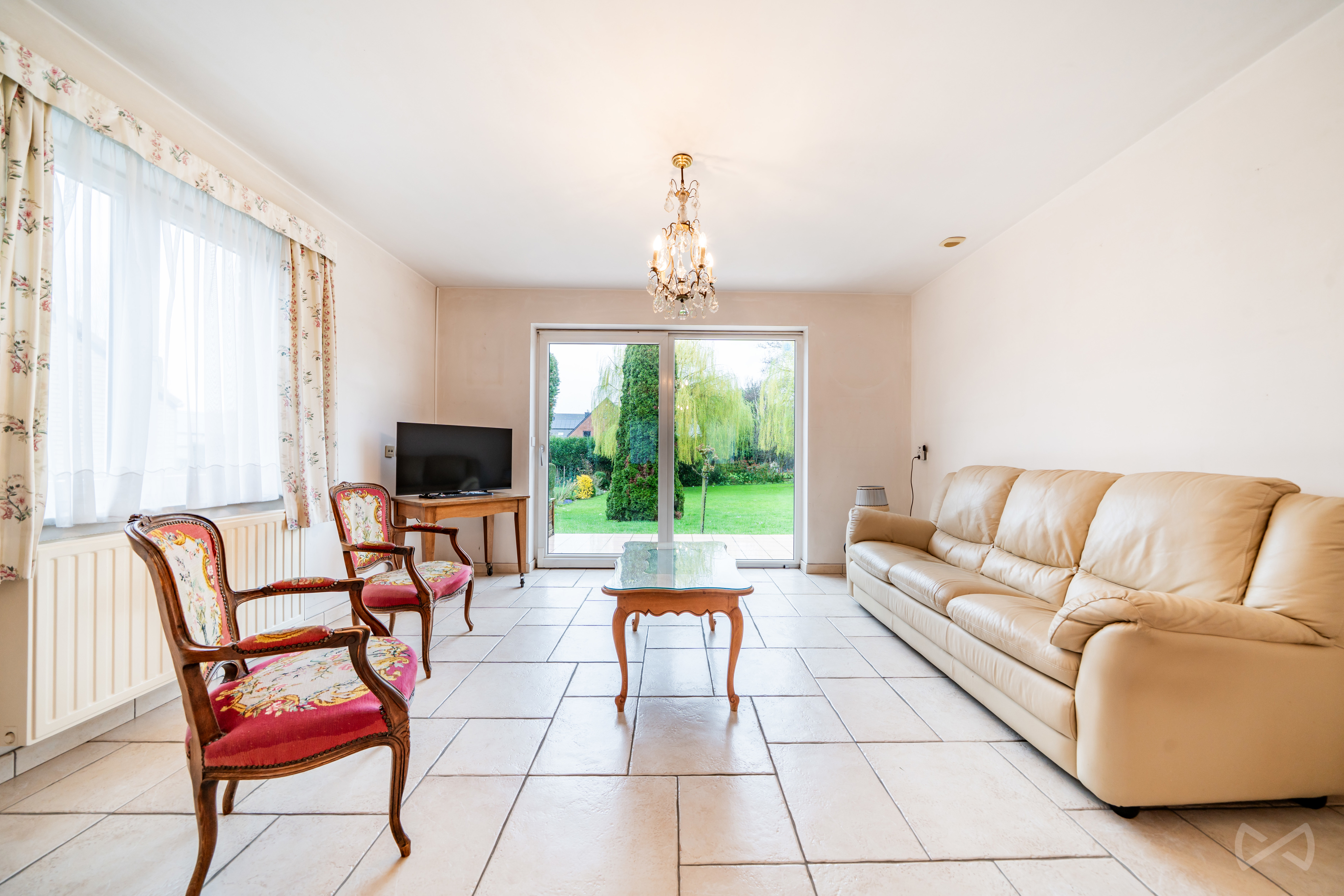 Picture 1 of 4 for Villa with four bedrooms in Mons