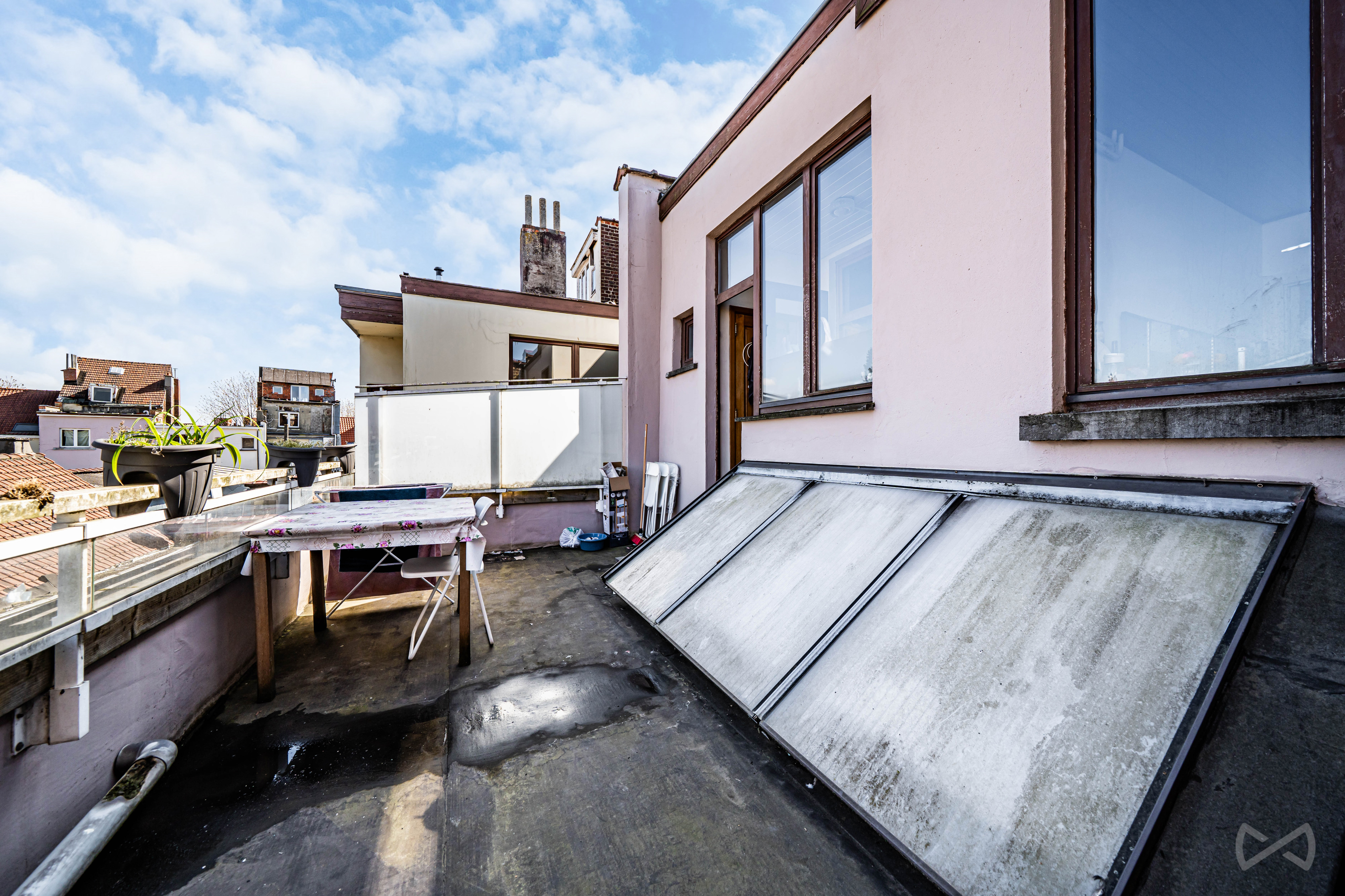 Foto 1 van 4 van Appartementsgebouw met vijf slaapkamers in Jette