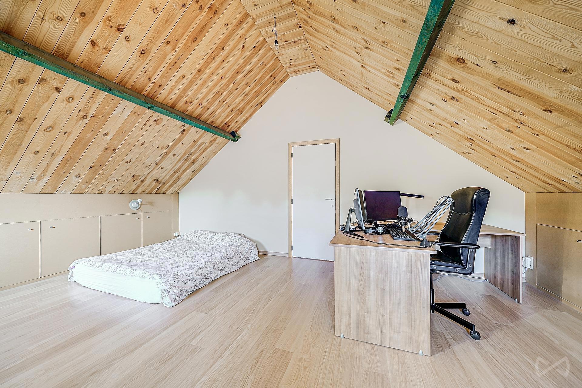 Picture 3 of 4 for House with five bedrooms in Court-saint-Étienne