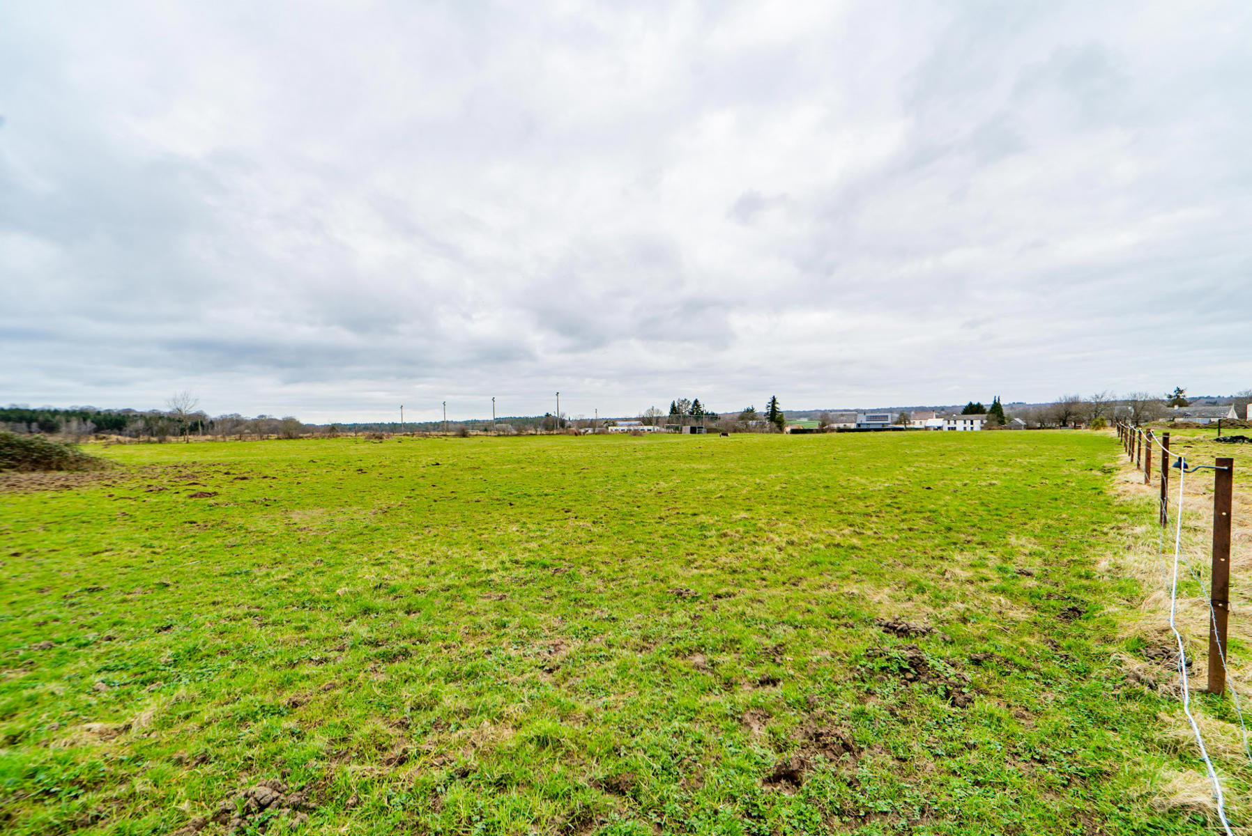 Picture 4 of 4 for Ground in Macquenoise