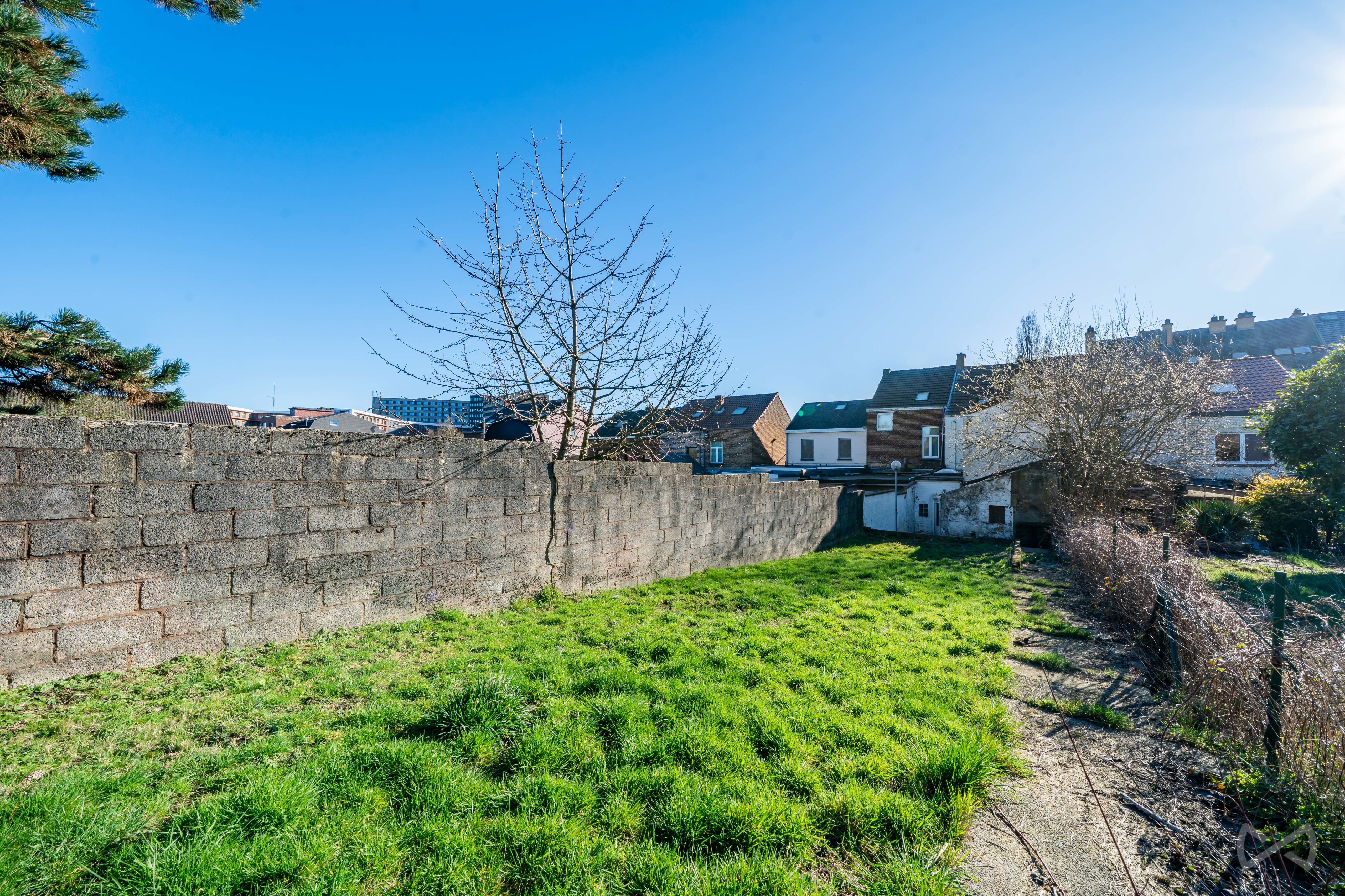 Foto 2 van 4 van Huis met vier slaapkamers in La Louvière
