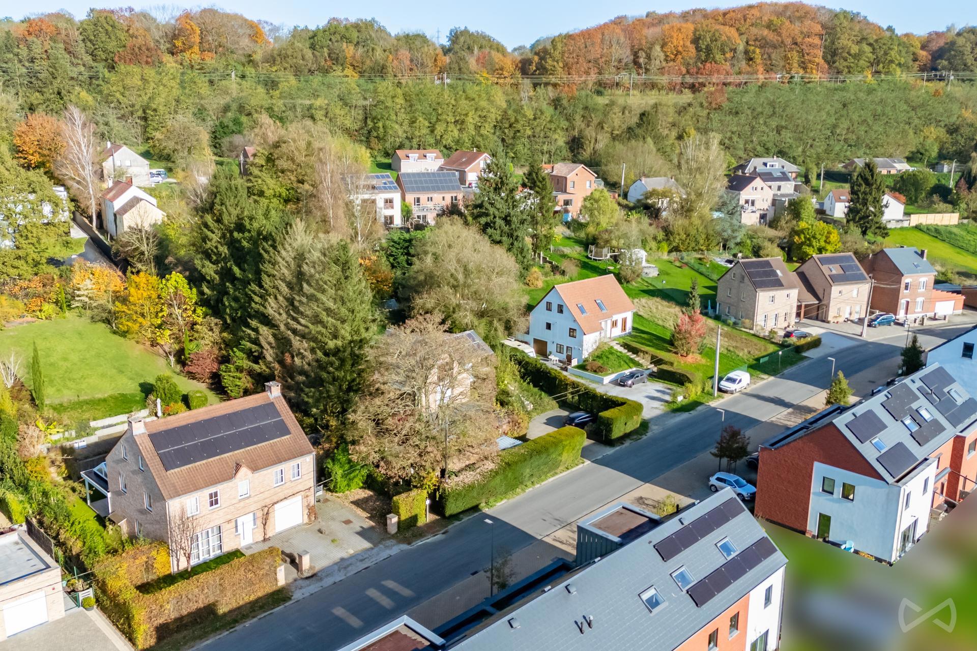 Picture 1 of 2 for House with five bedrooms in Court-saint-Étienne