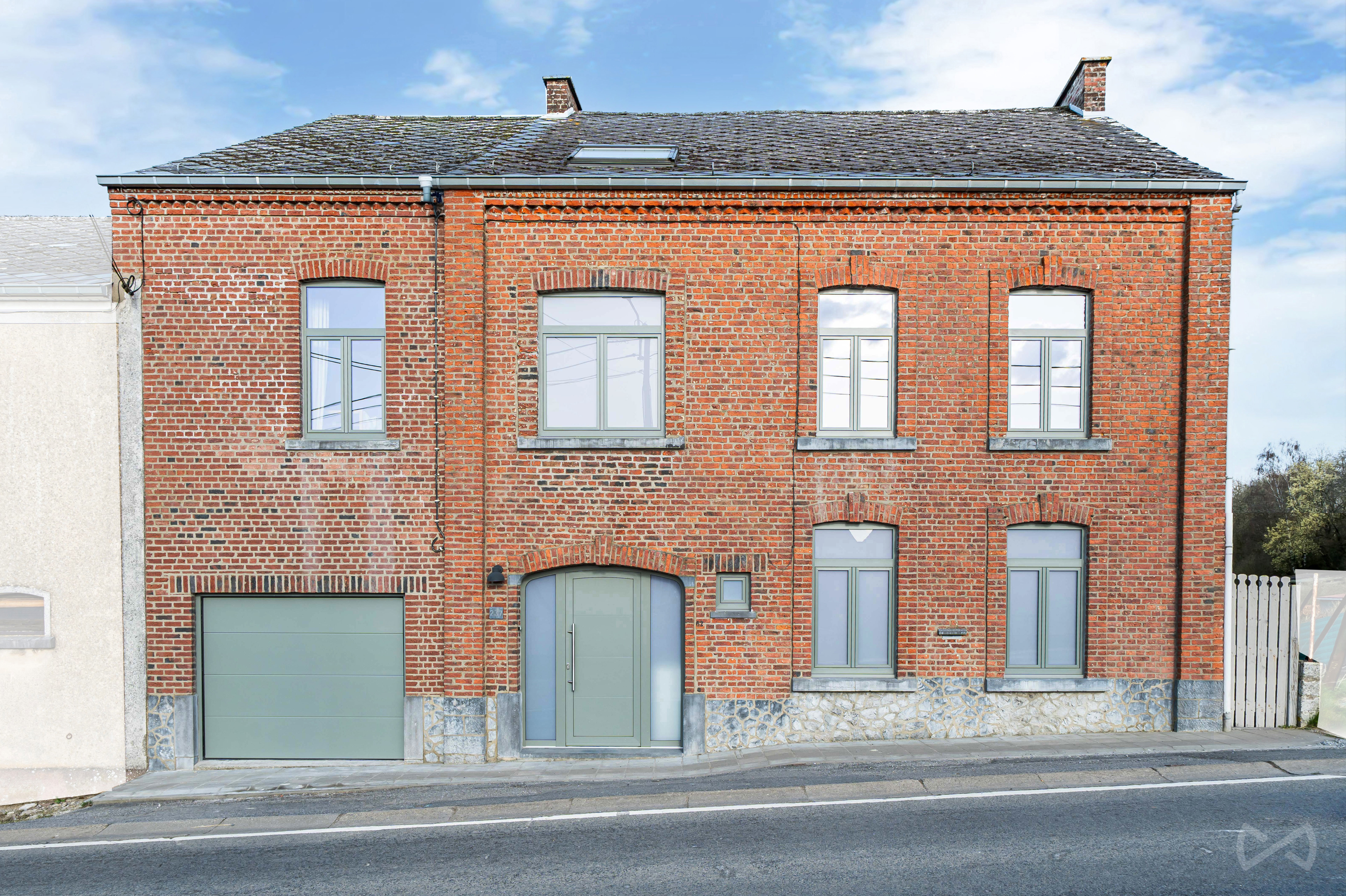 Photo 2 sur 3 pour Villa de six chambres à Morialmé