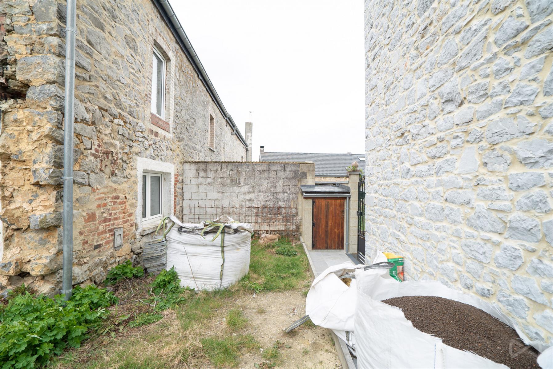 Picture 1 of 4 for House with three bedrooms in Gochenée