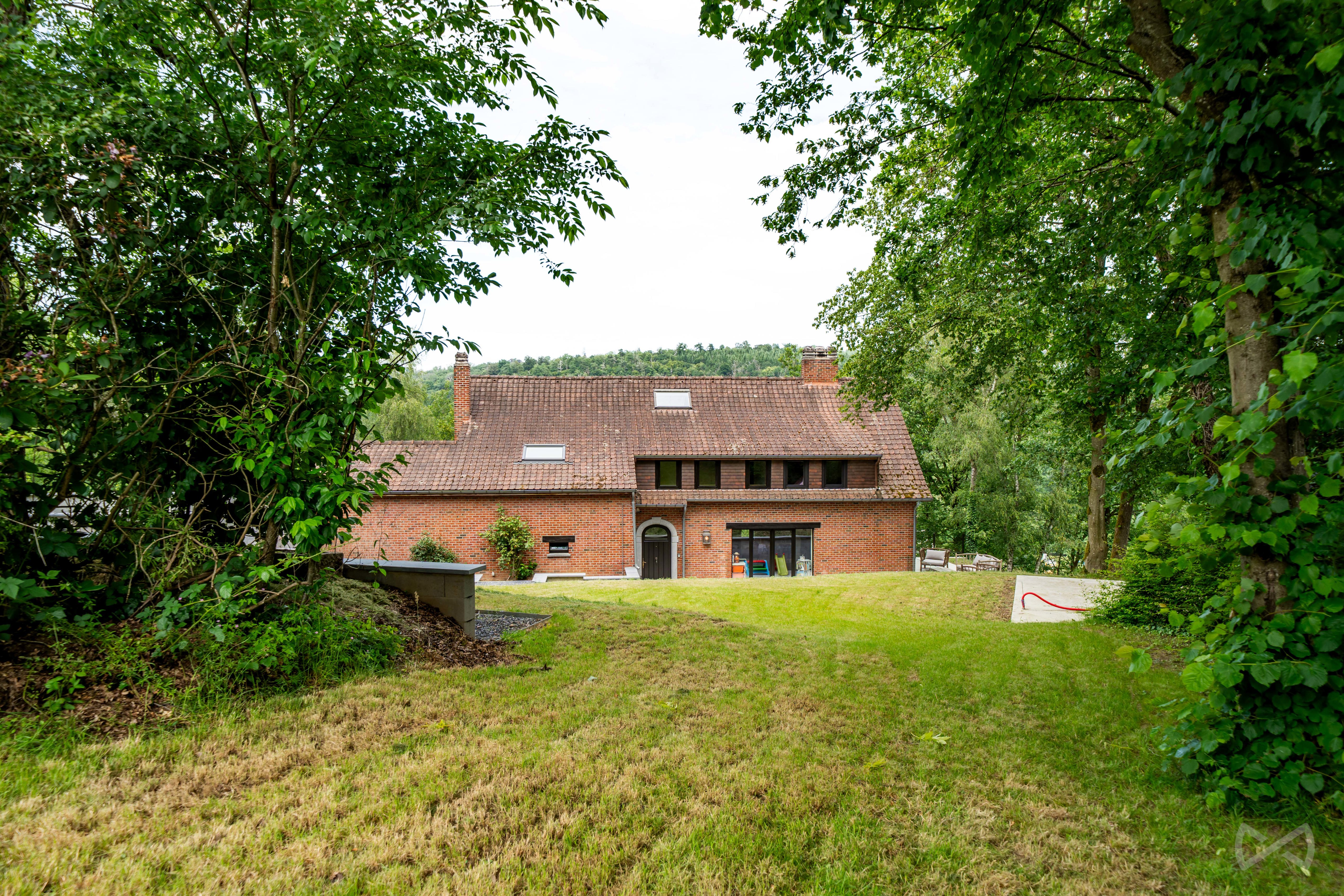 Picture 1 of 4 for Villa with six bedrooms in Houyet
