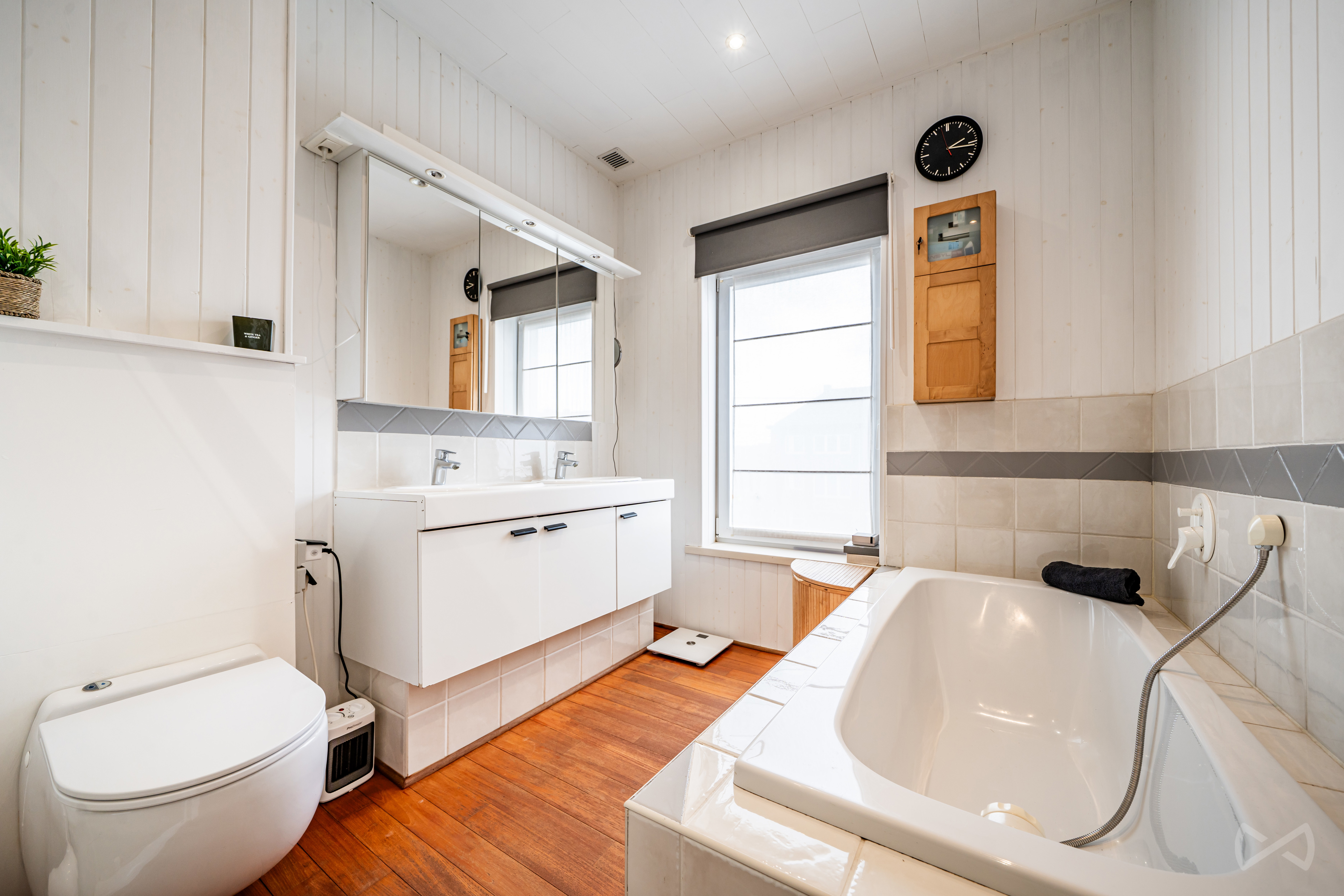 Picture 4 of 4 for House with five bedrooms in Mont-sur-marchienne