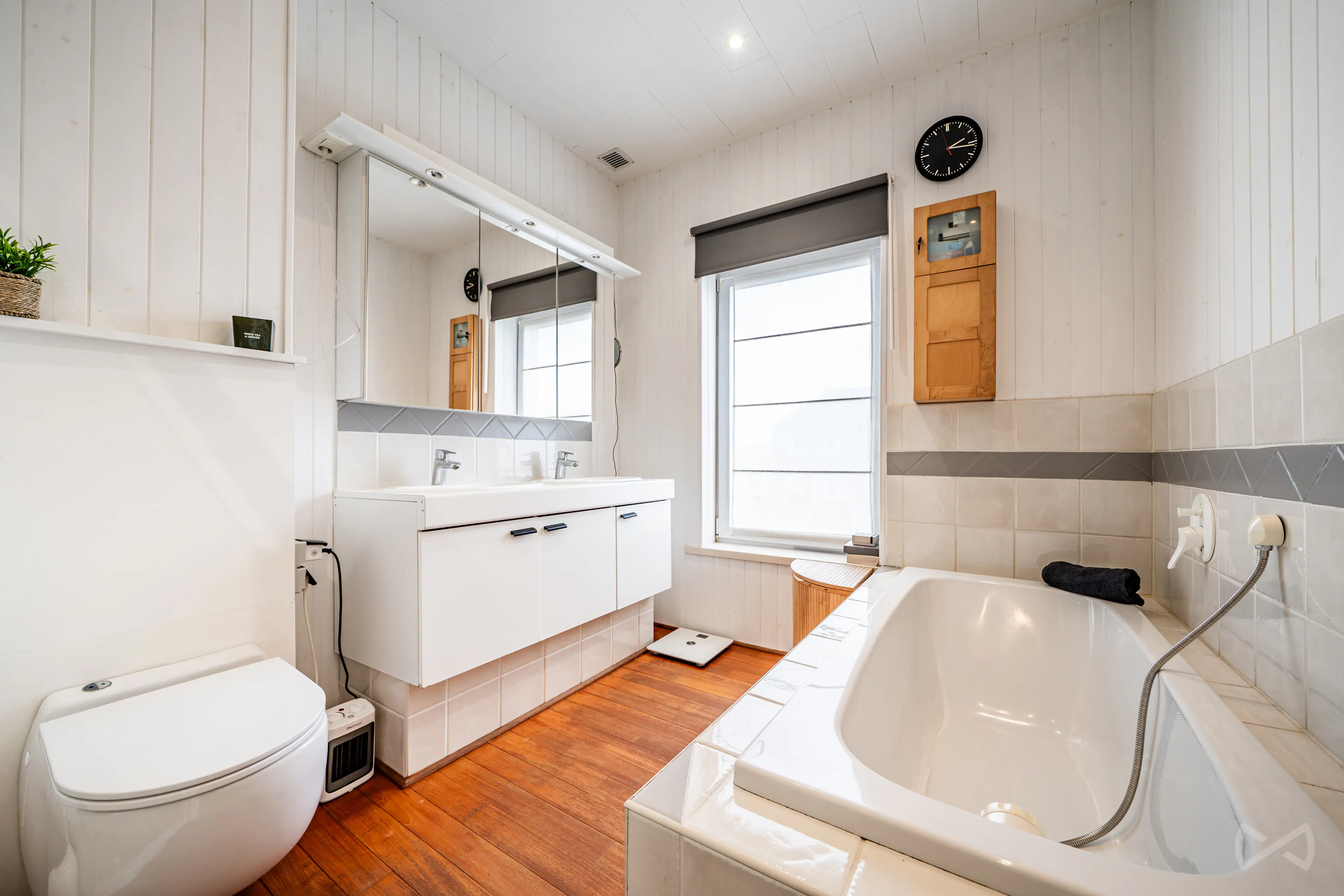 Picture 4 of 4 for House with five bedrooms in Mont-sur-marchienne