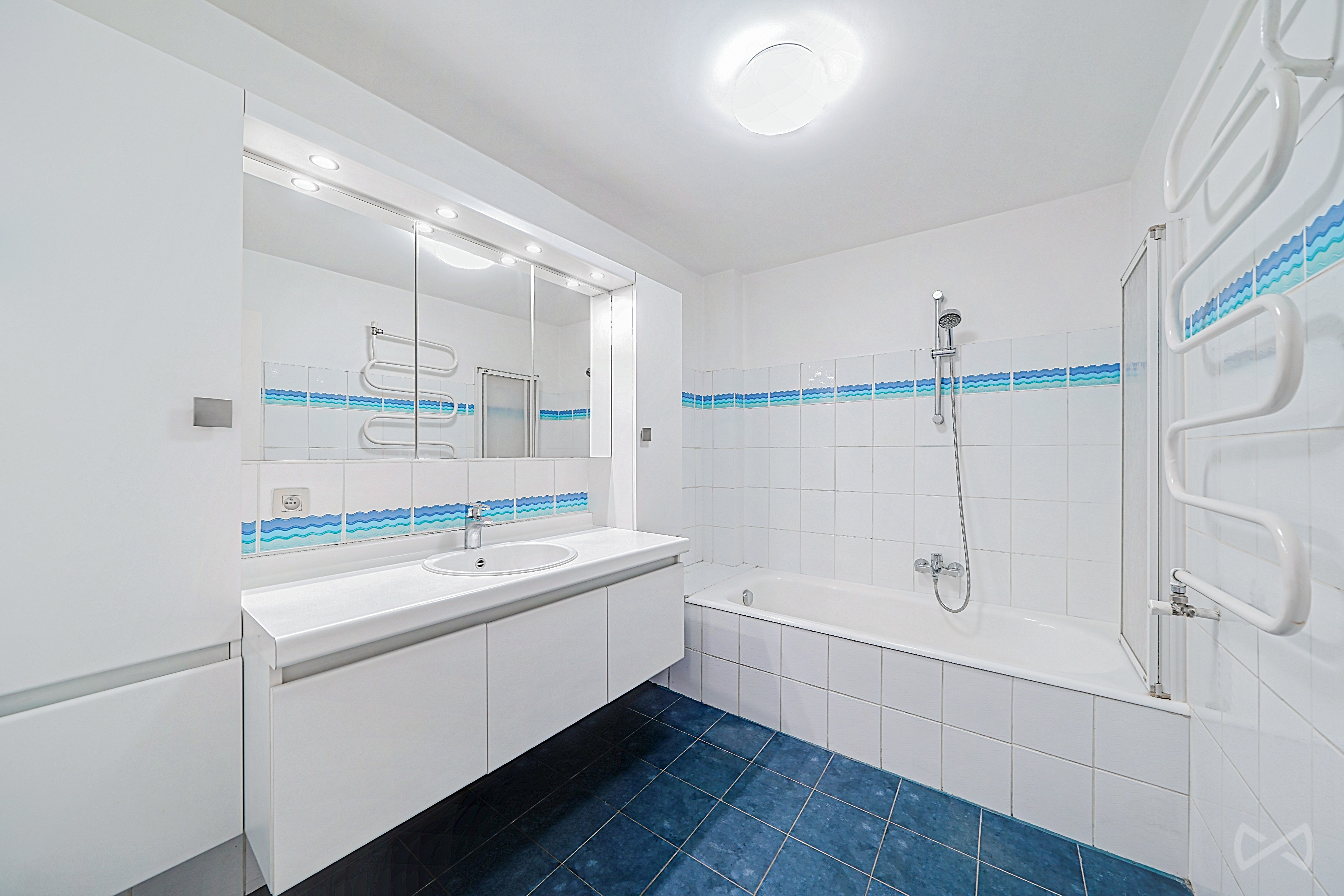 Picture 2 of 4 for Flat with three bedrooms in Ixelles