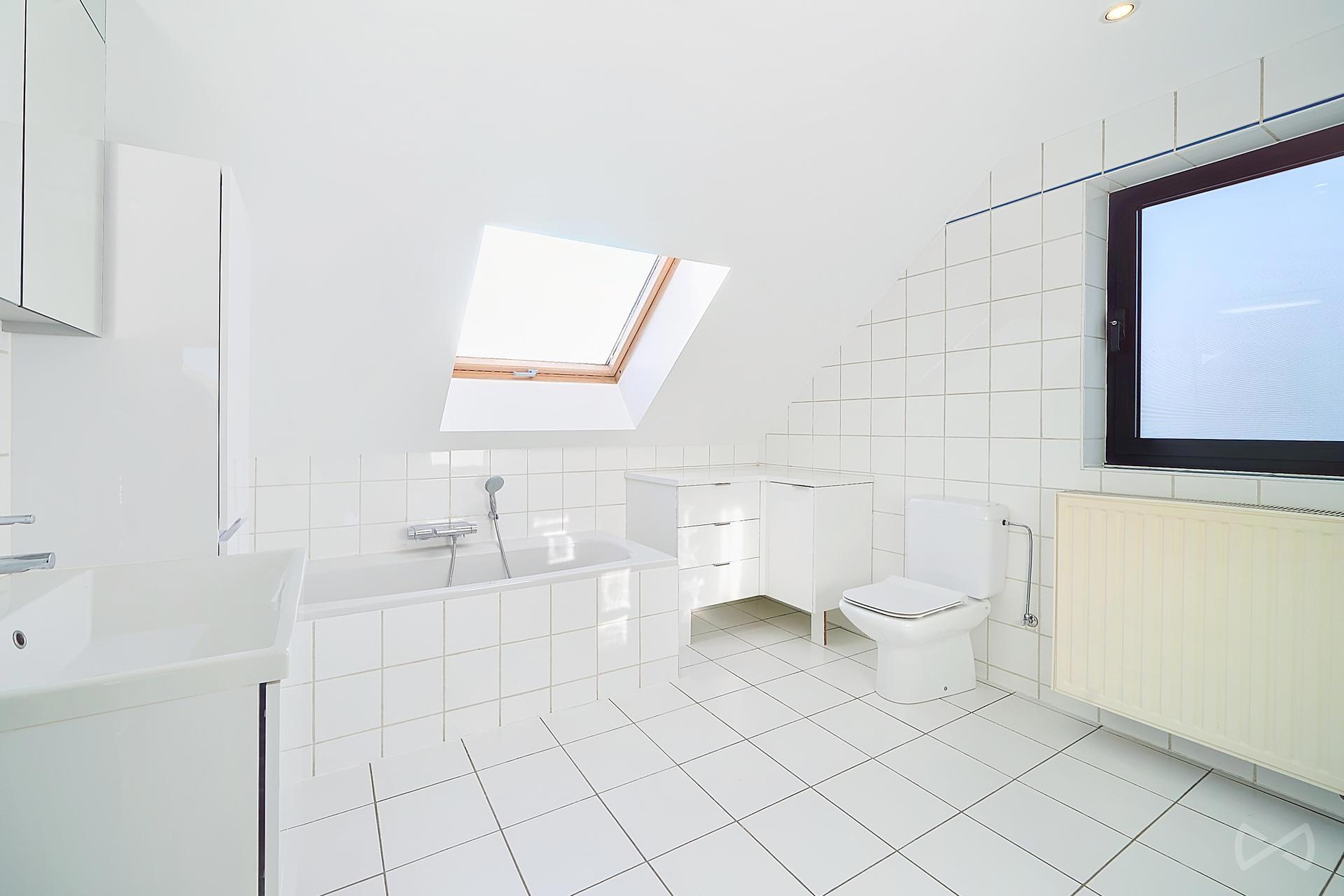 Foto 1 van 4 van Villa met zeven slaapkamers in La Louvière Trivières