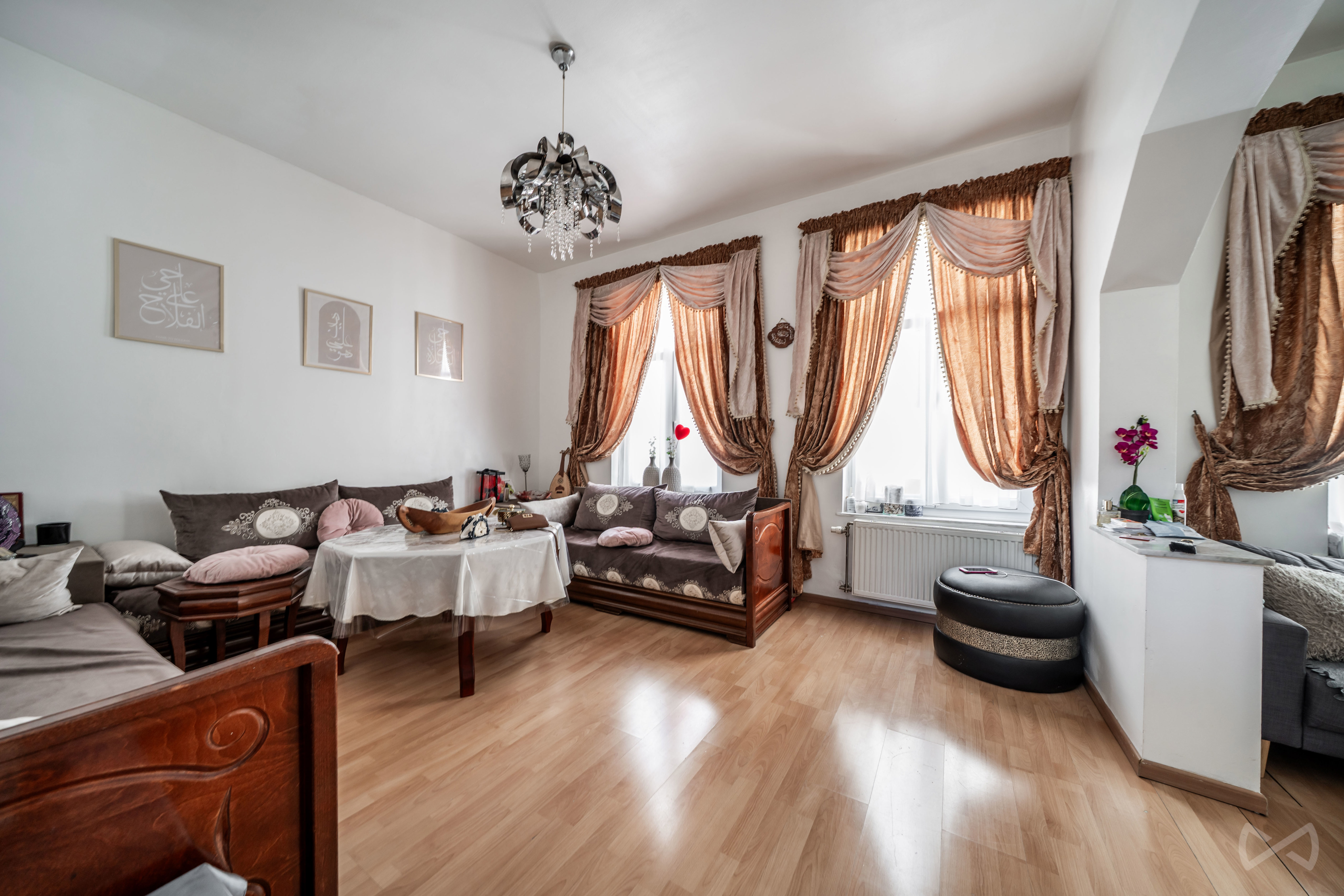 Picture 1 of 4 for House with nine bedrooms in Bruxelles