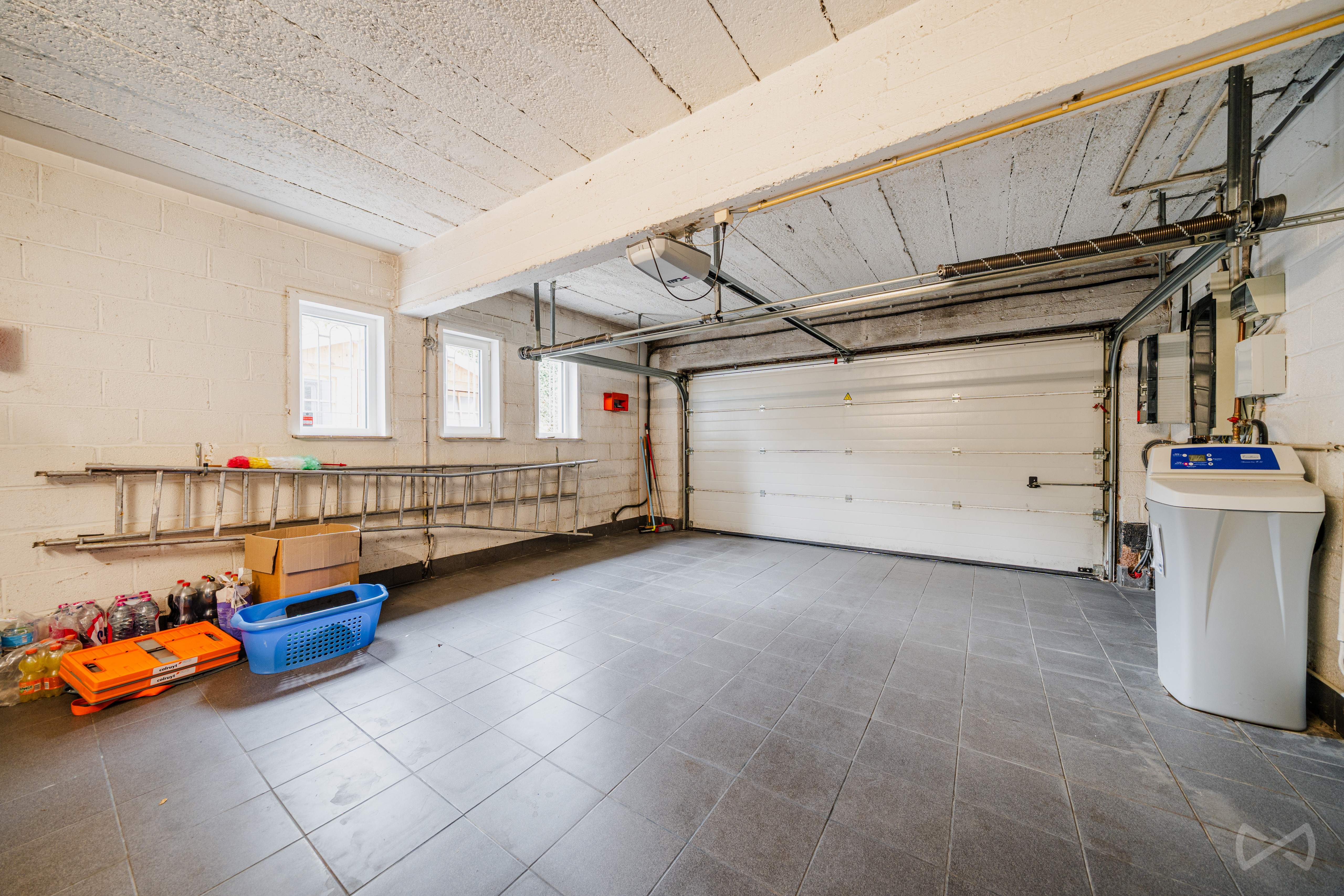 Picture 1 of 4 for Villa with five bedrooms in Waterloo