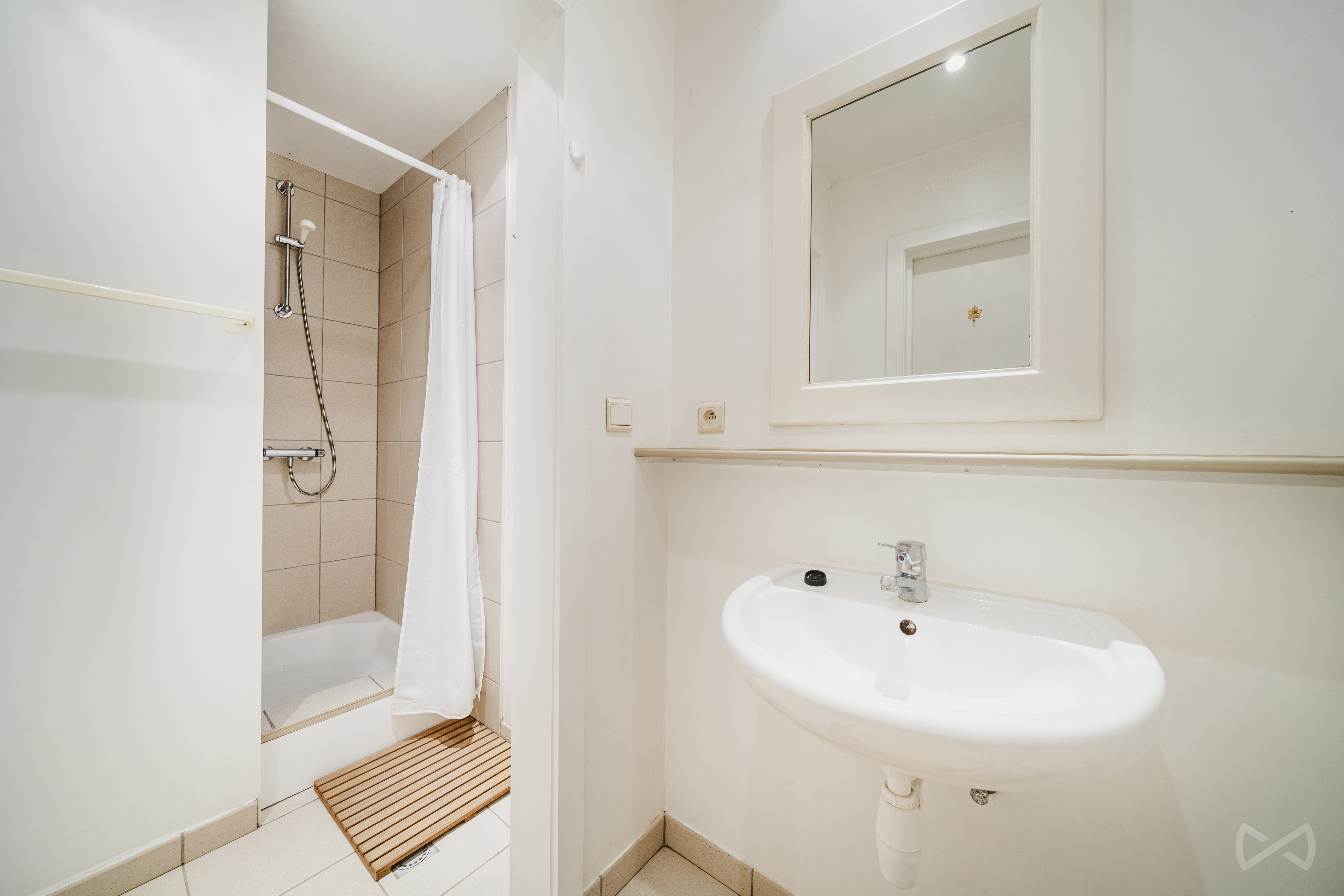 Photo 4 sur 4 pour Immeuble mixte de quatre chambres à Villers-la-ville