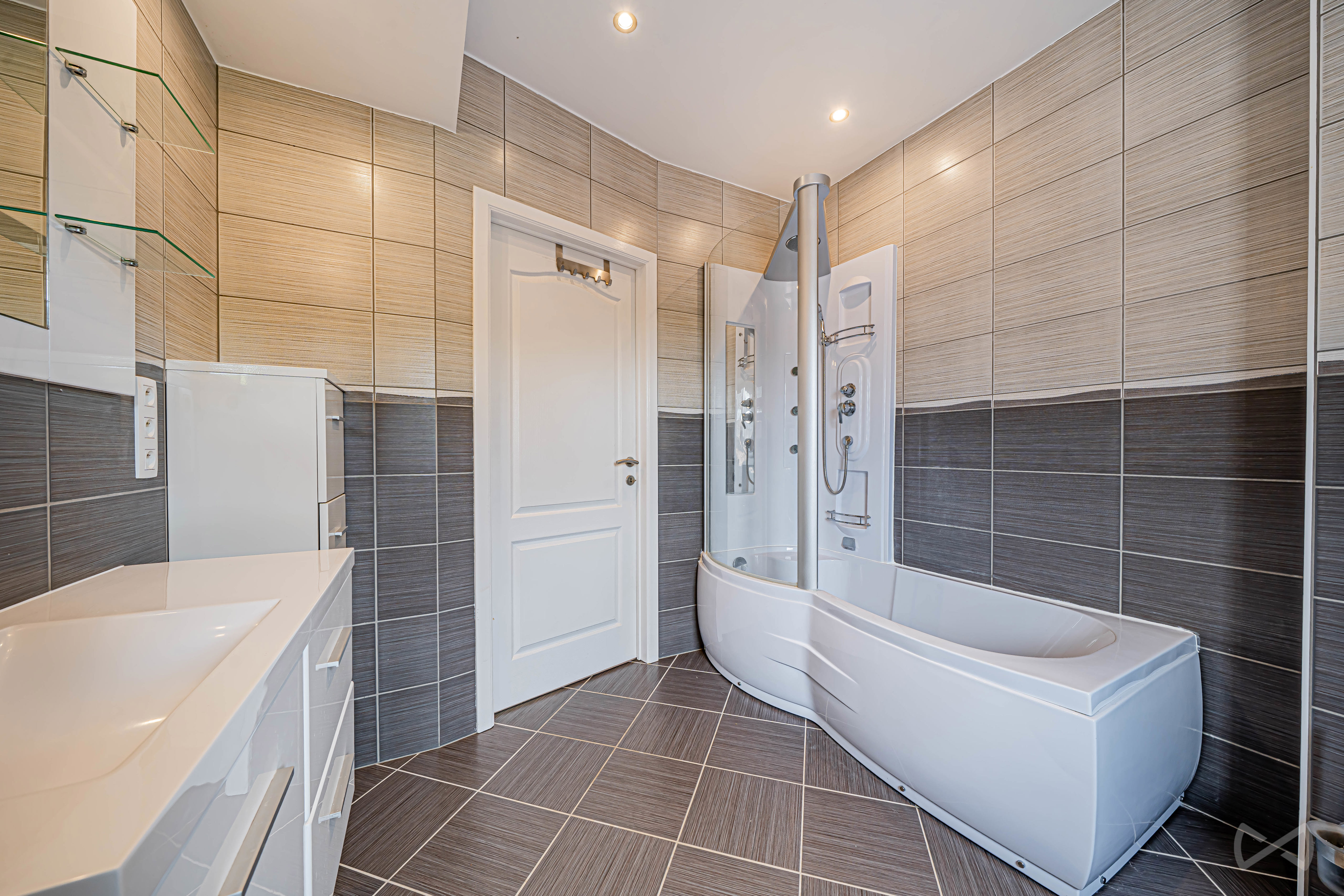 Picture 4 of 4 for House with eight bedrooms in Waremme