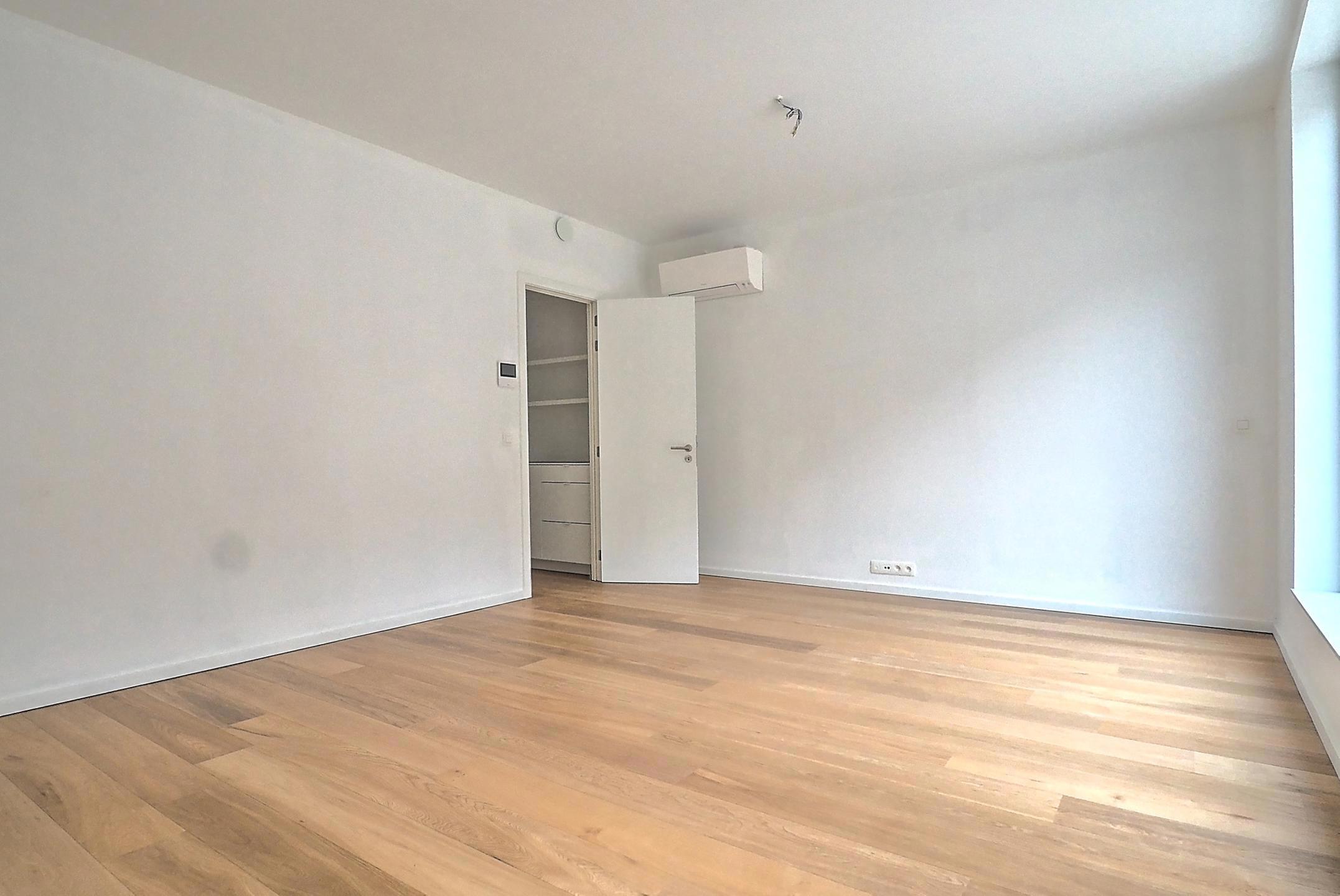 Photo 1 sur 4 pour Bureaux à Ixelles