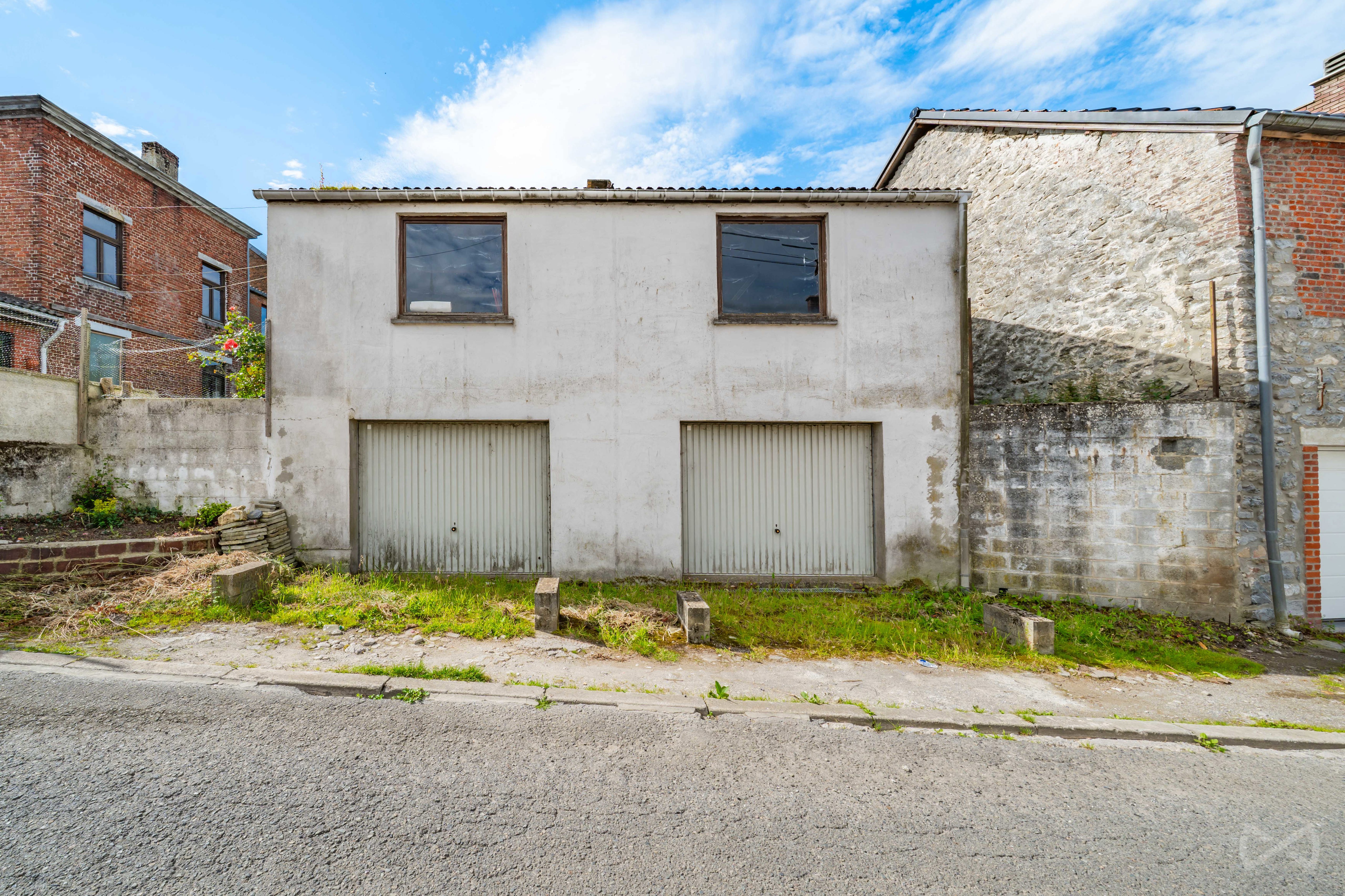 Picture 1 of 4 for Multi-purpose building with four bedrooms in Morialmé