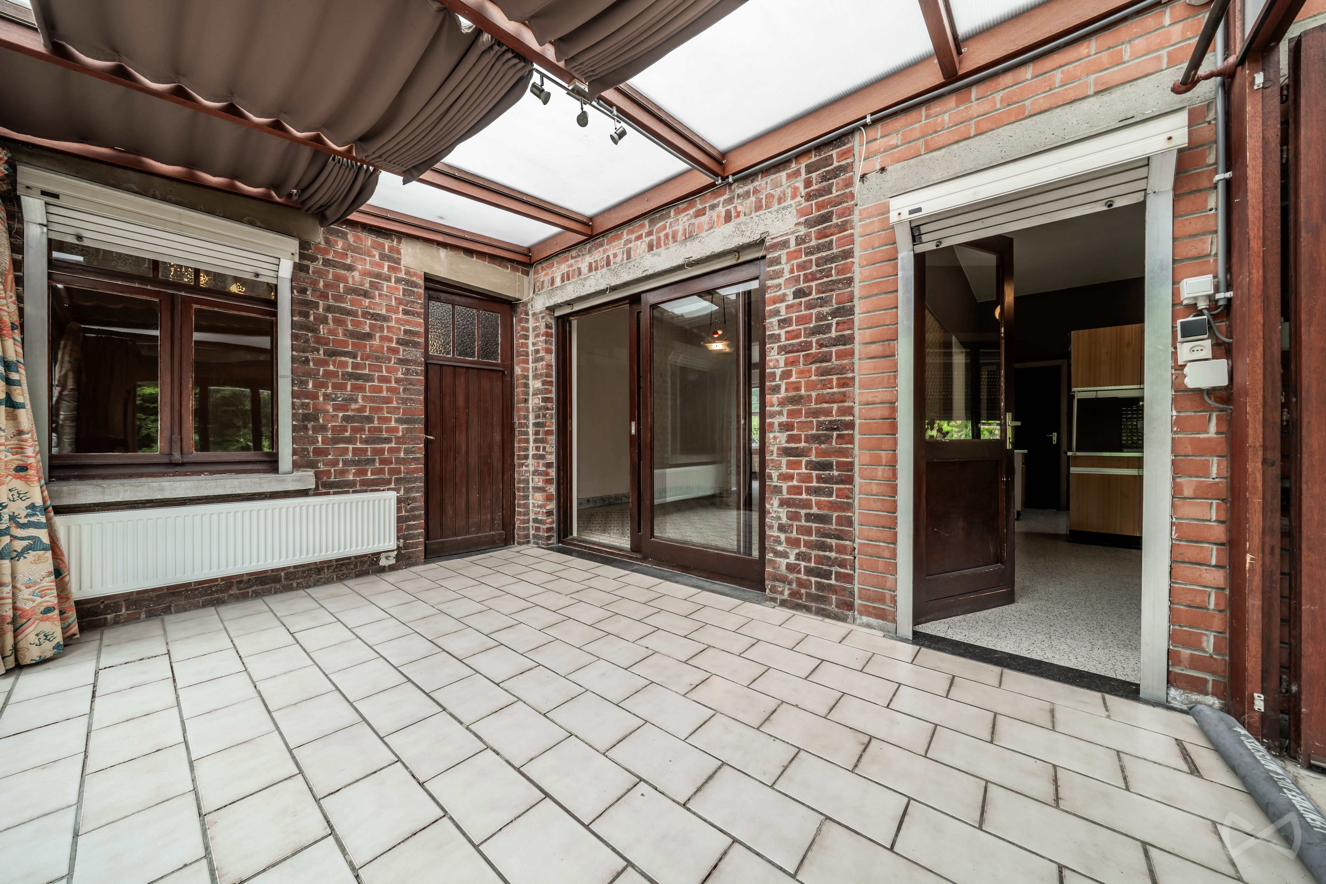 Foto 4 van 4 van Villa met zes slaapkamers in Nimy