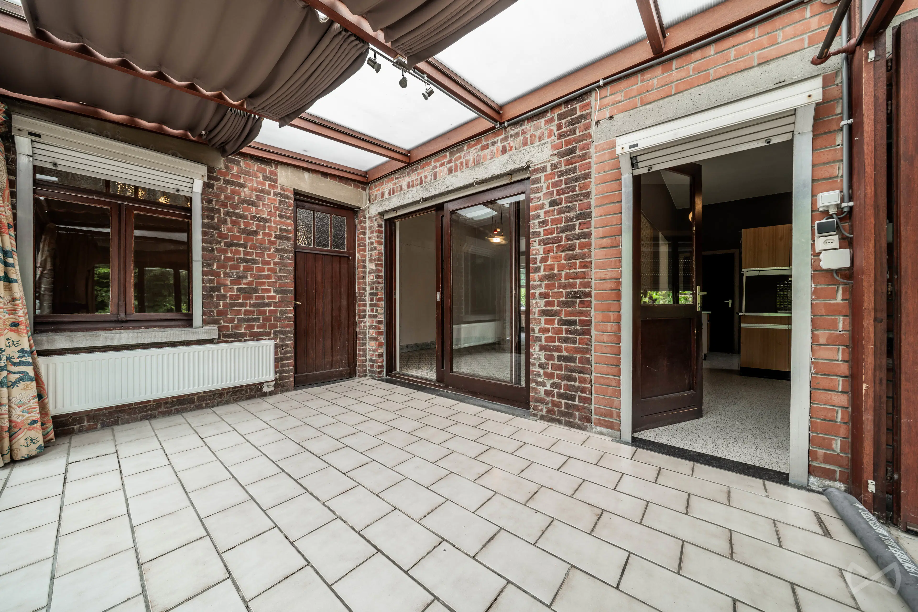 Foto 4 van 4 van Villa met zes slaapkamers in Nimy